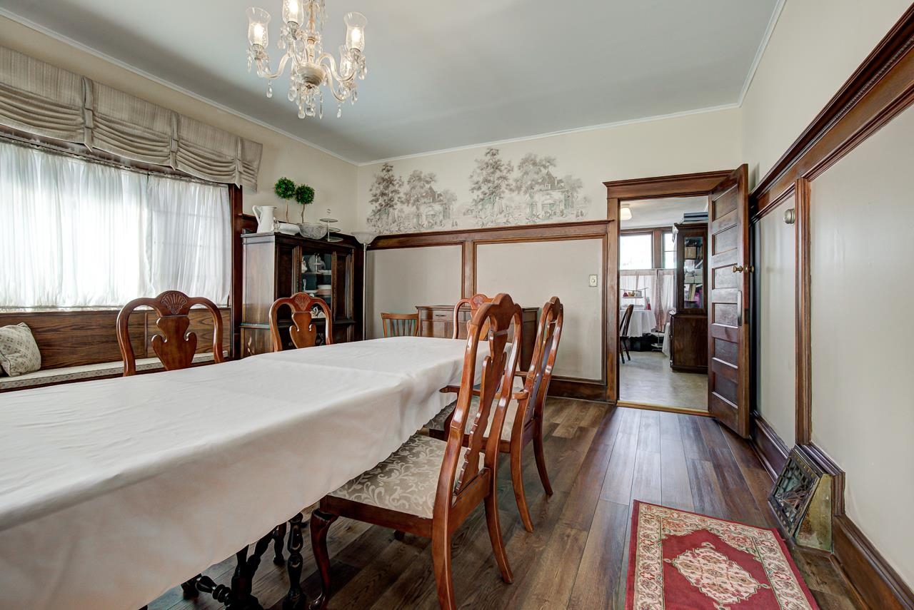 418 W Maple Ave