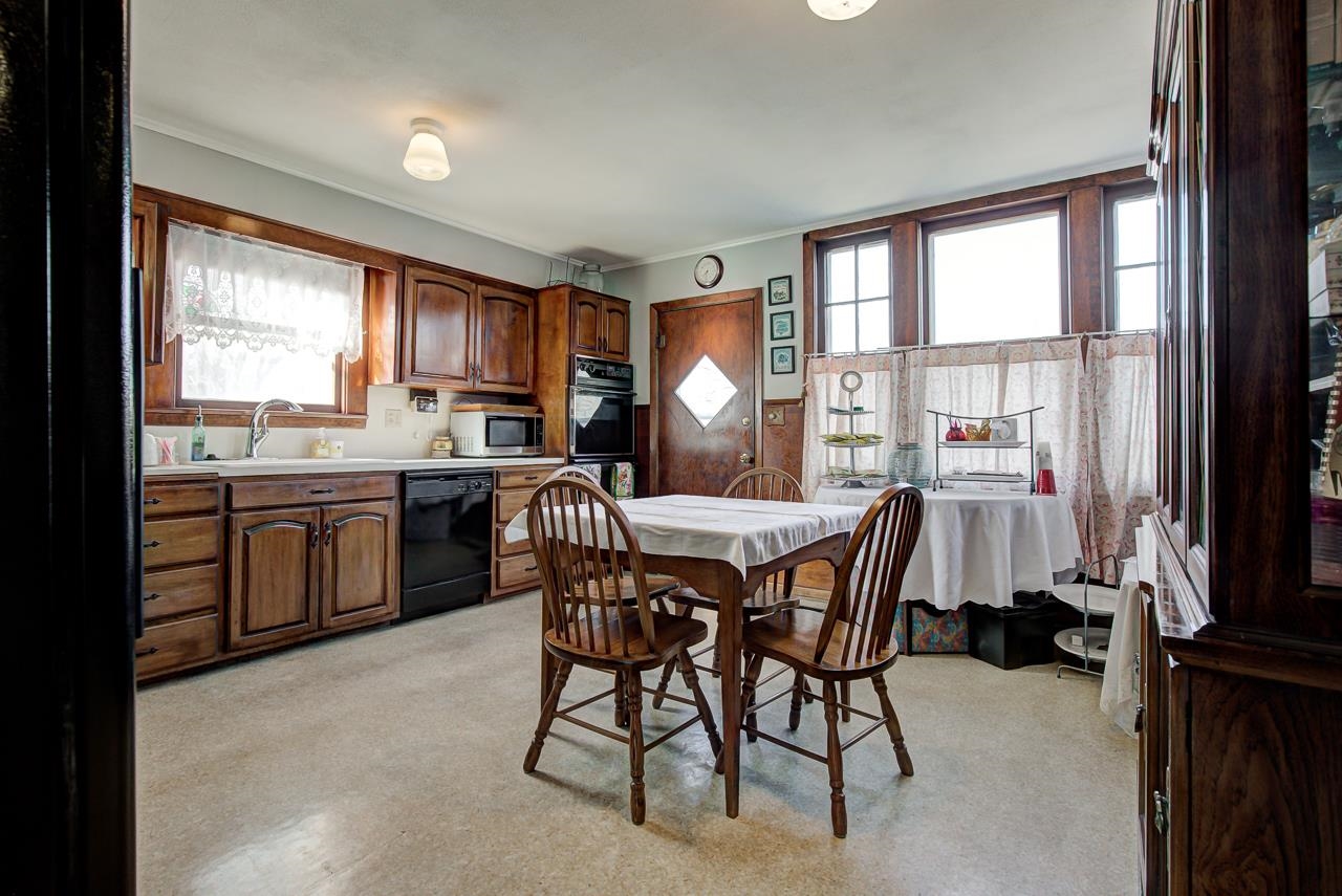 418 W Maple Ave