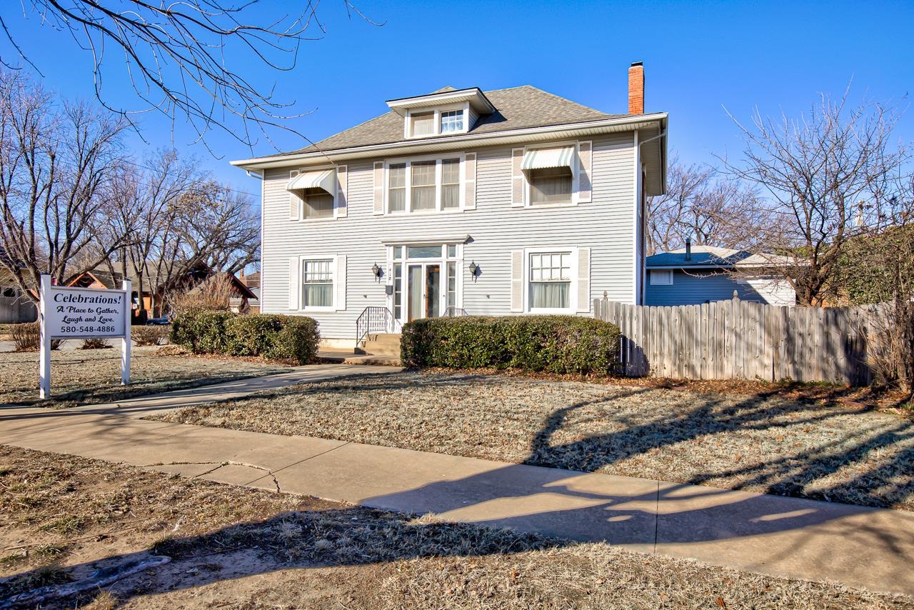 418 W Maple Ave