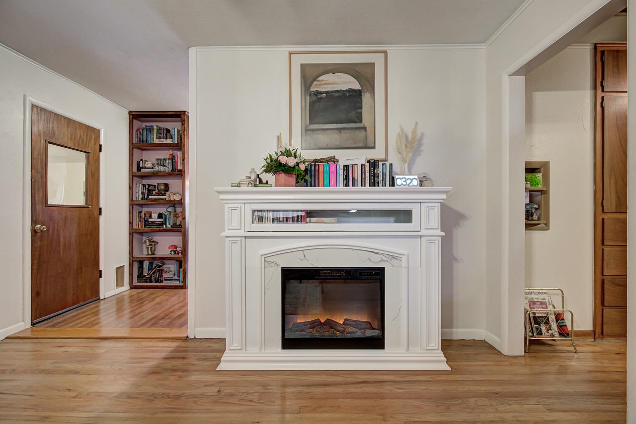 1729 N Monroe