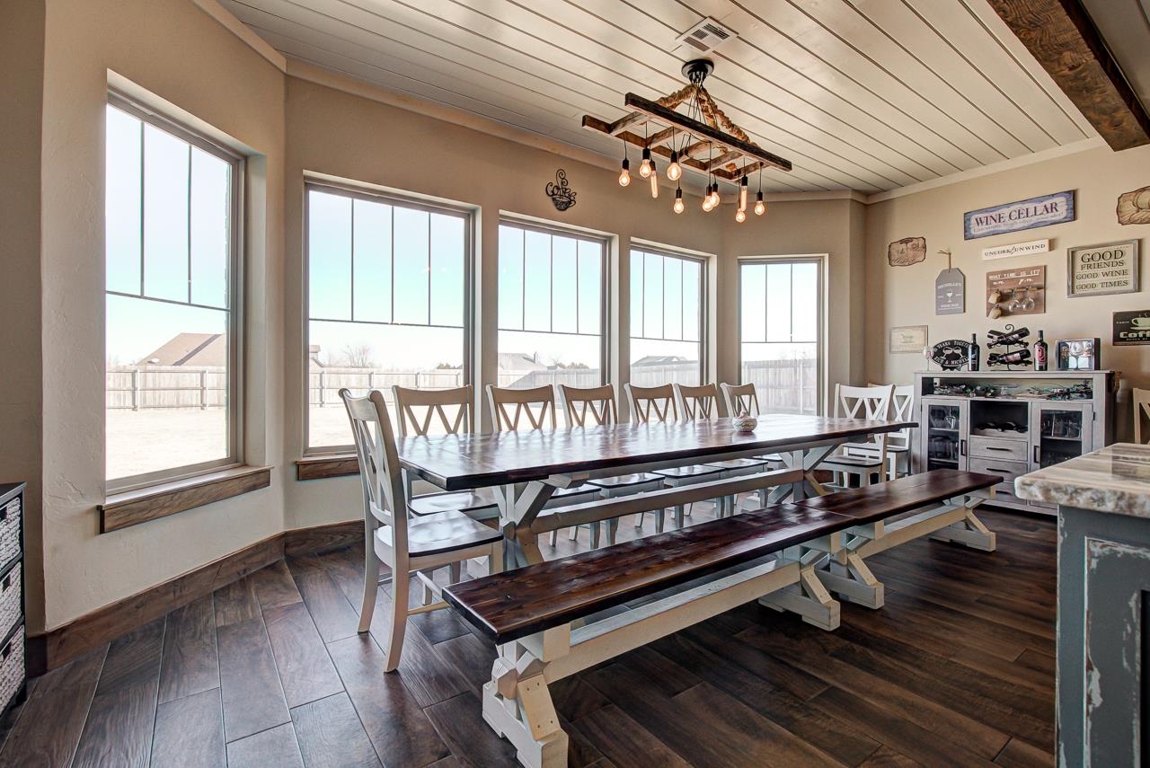 12 Chisholm Ln