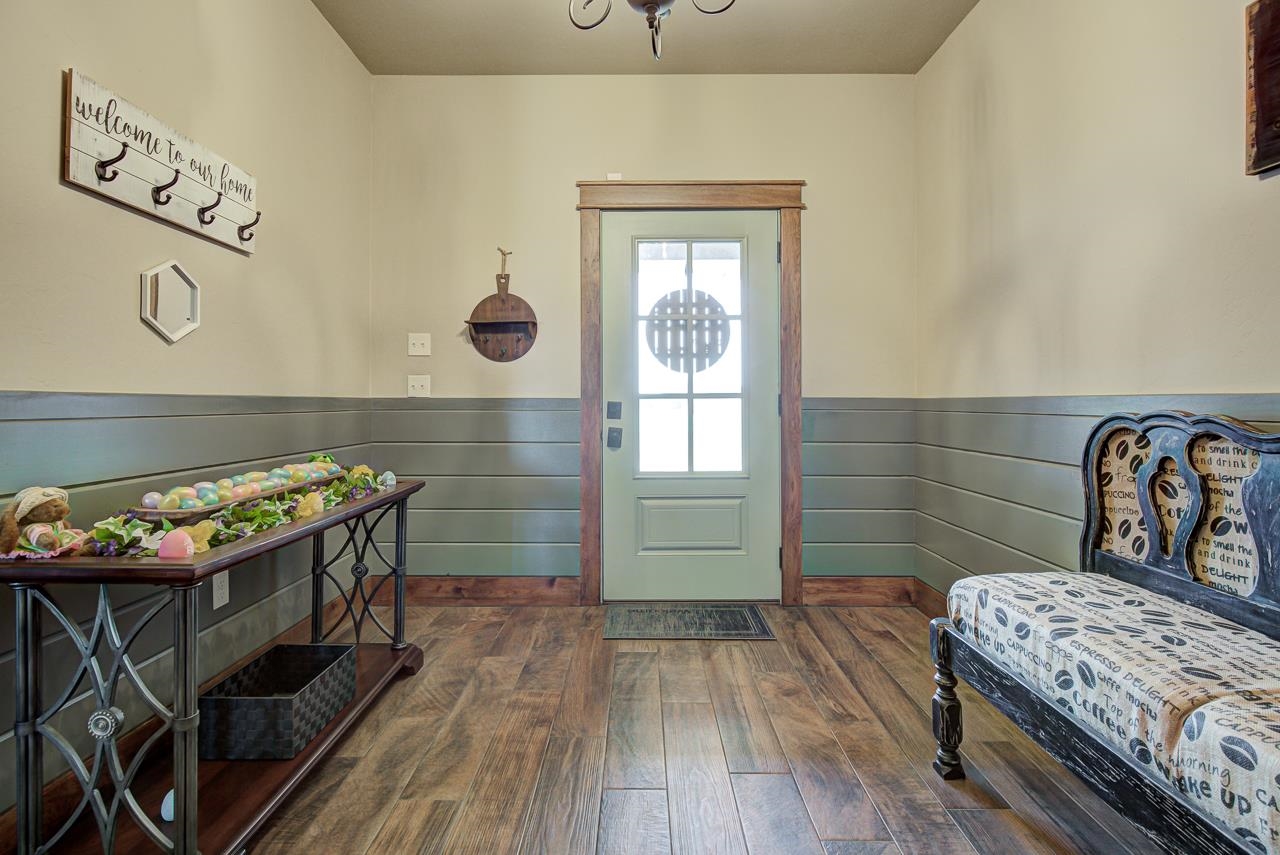 12 Chisholm Ln