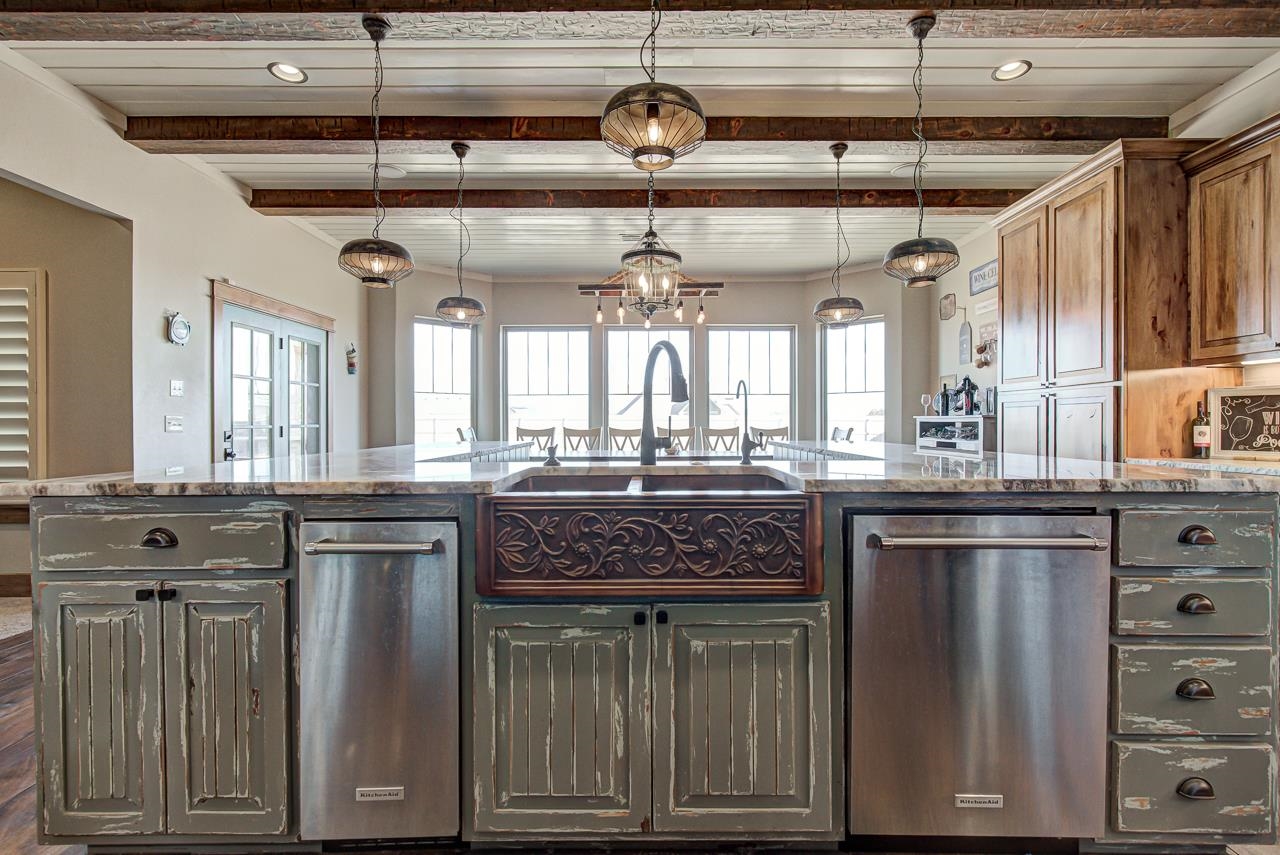 12 Chisholm Ln
