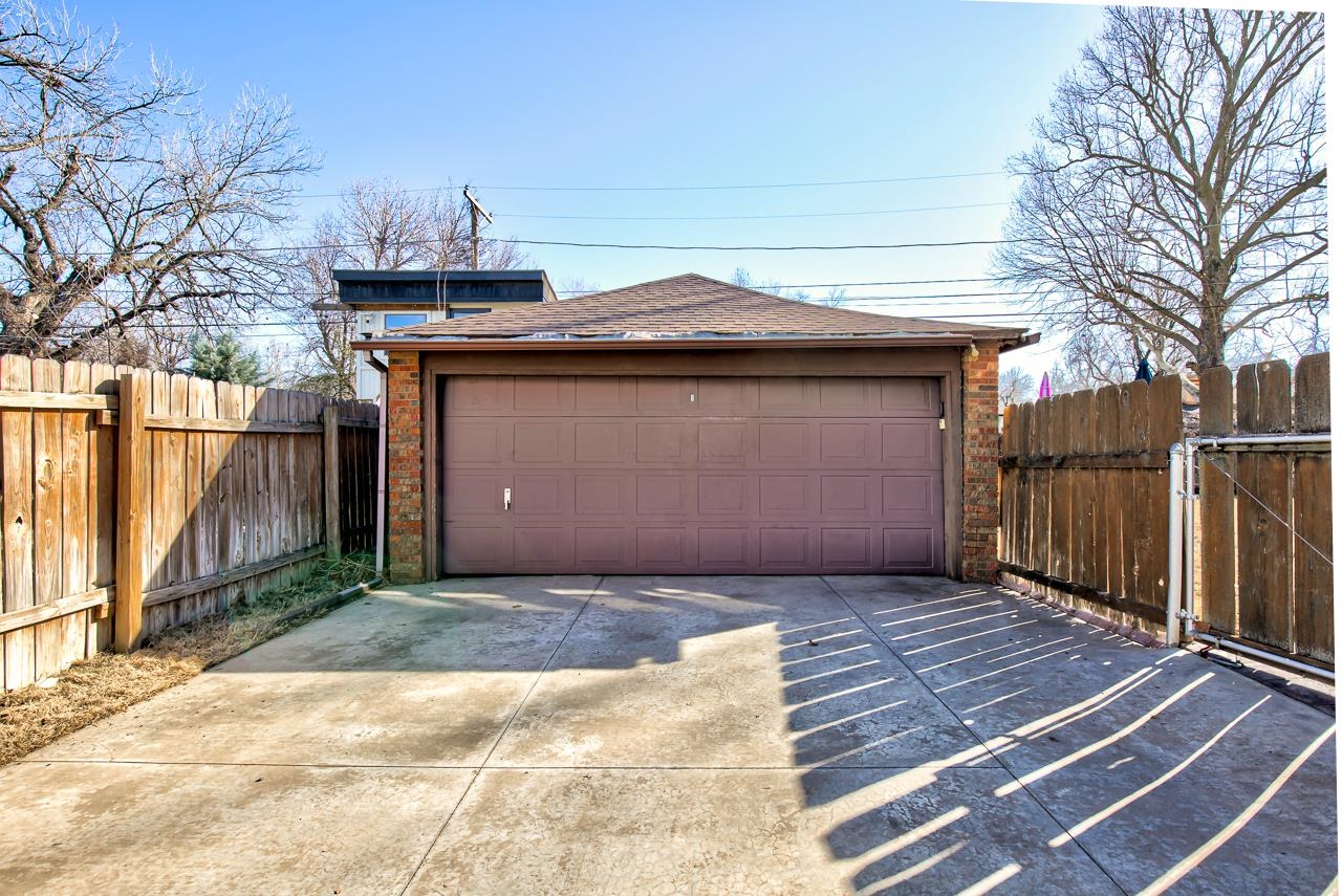 1217 Indian Dr