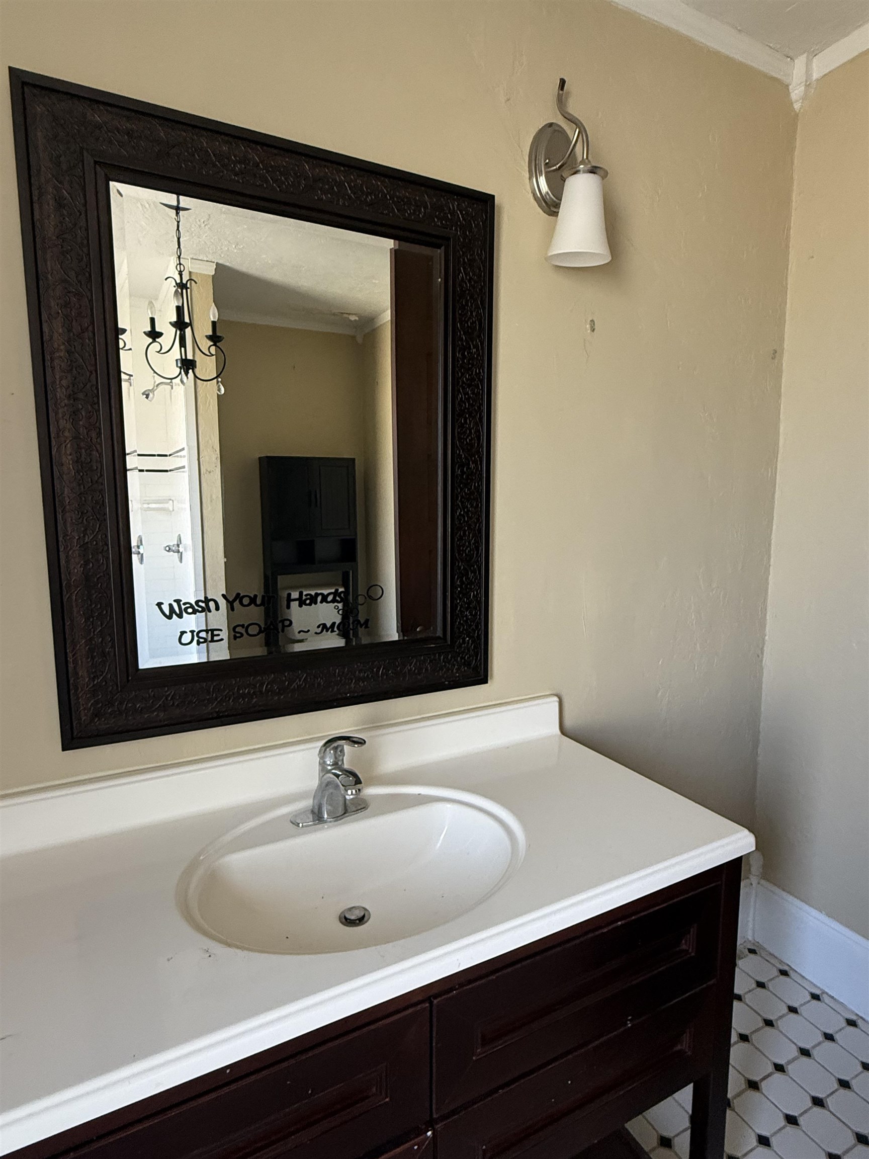 412 W Elm St
