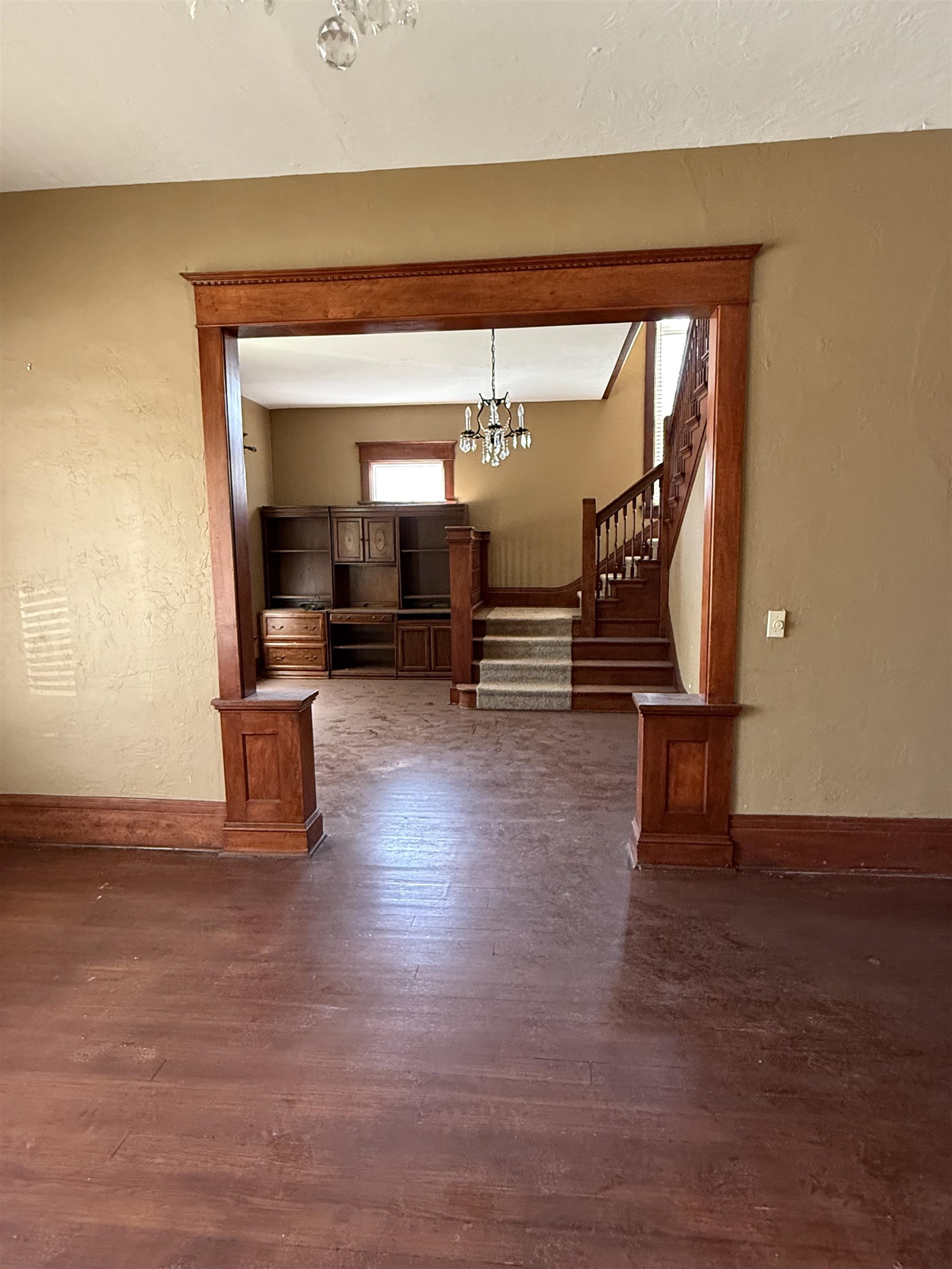 412 W Elm St
