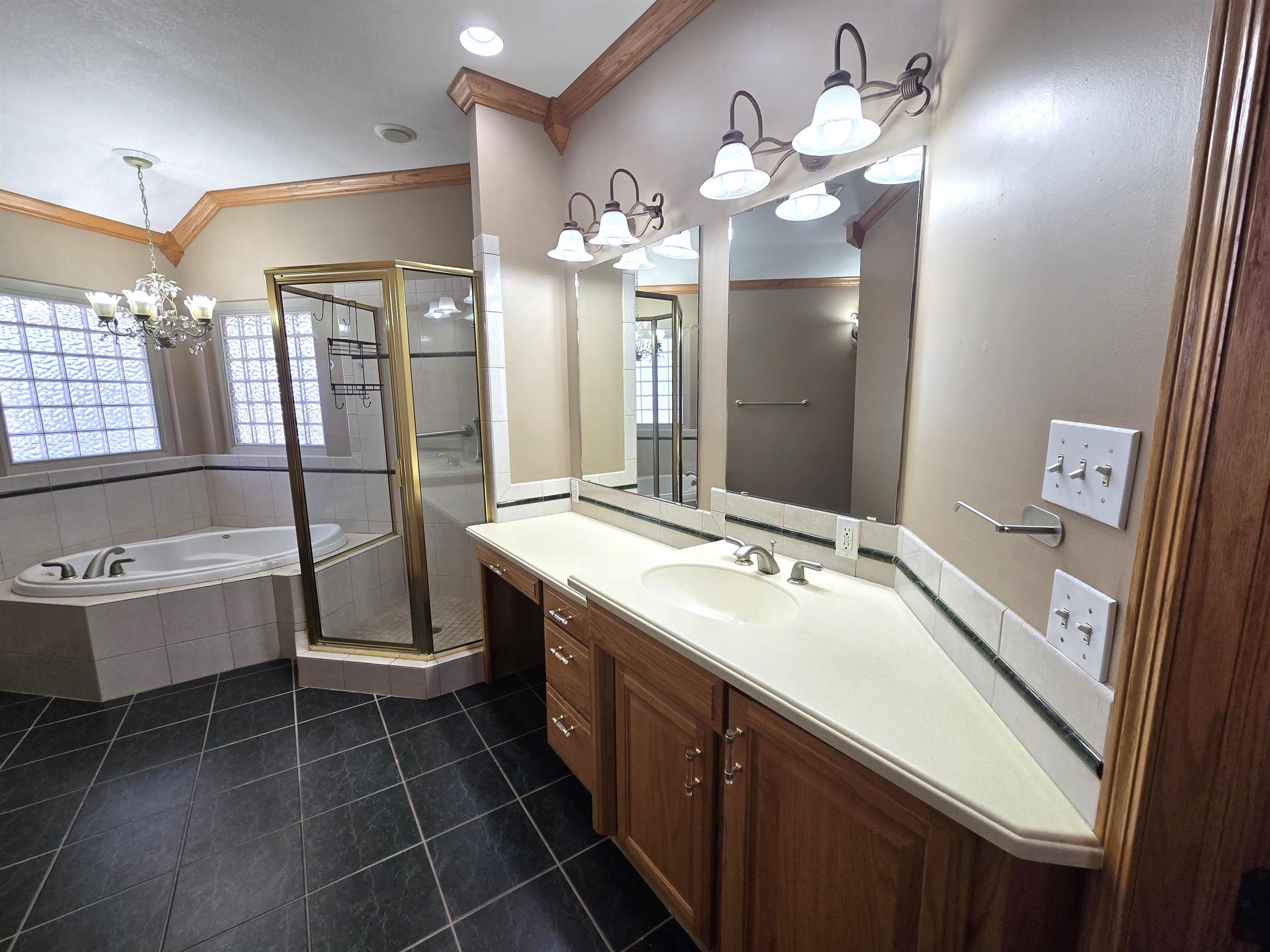 3801 Whippoorwill Ln