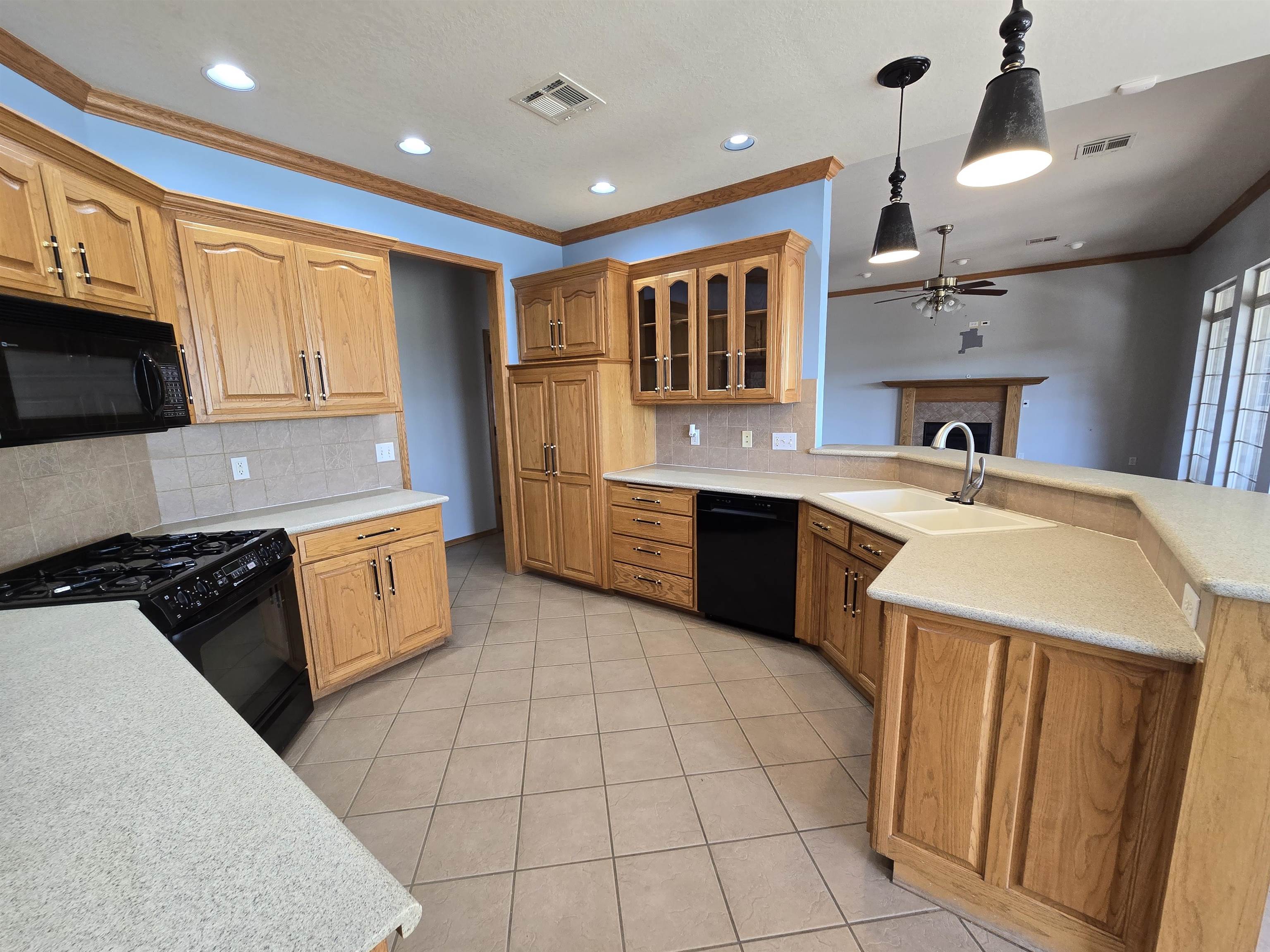 3801 Whippoorwill Ln