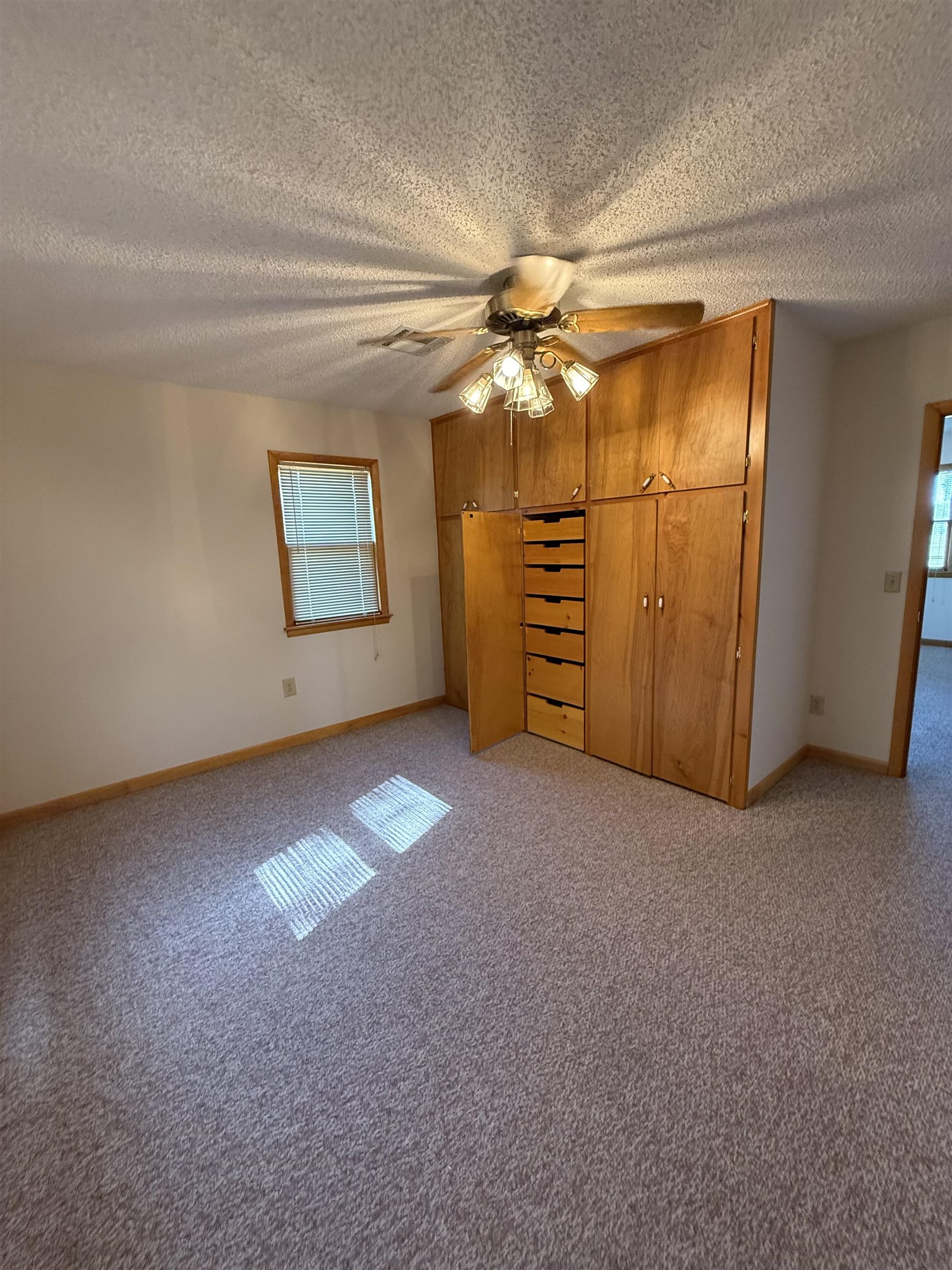1224 Elm St