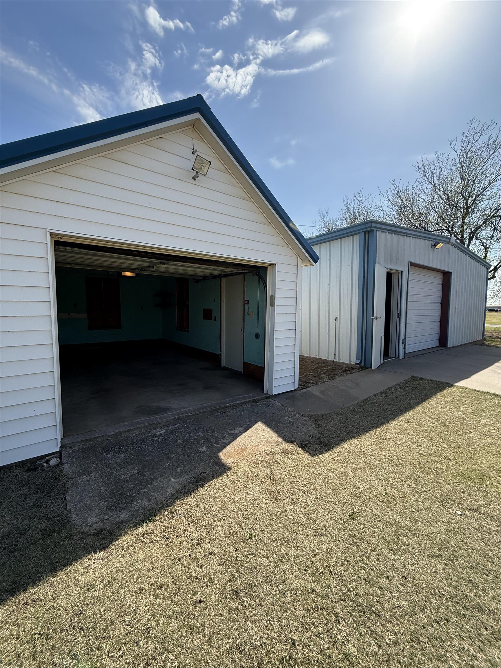 1224 Elm St
