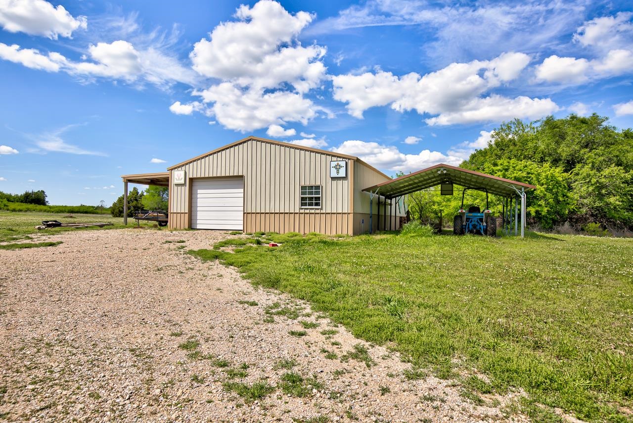 2528 W Carrier Rd