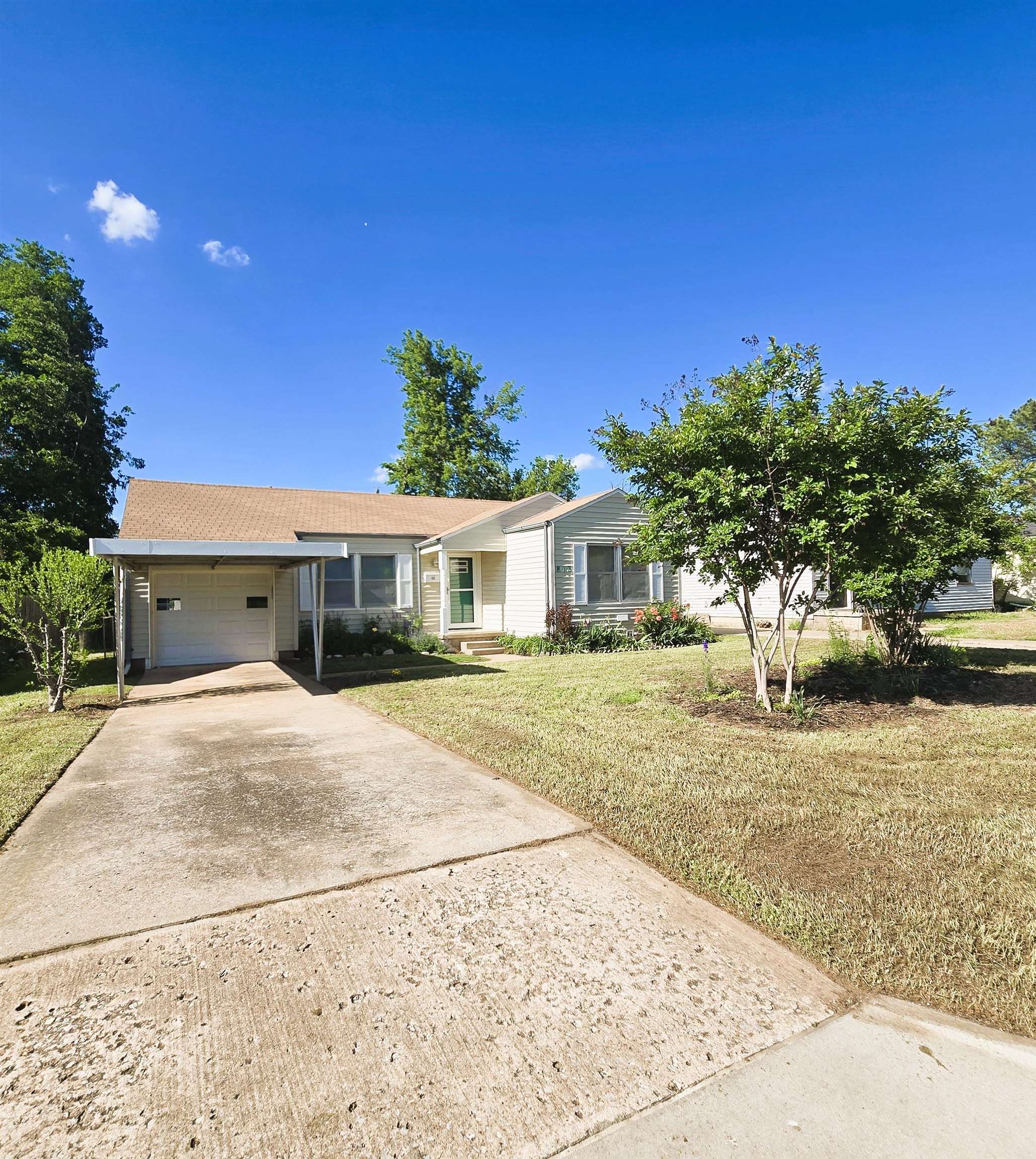 818 W Thompson Ave