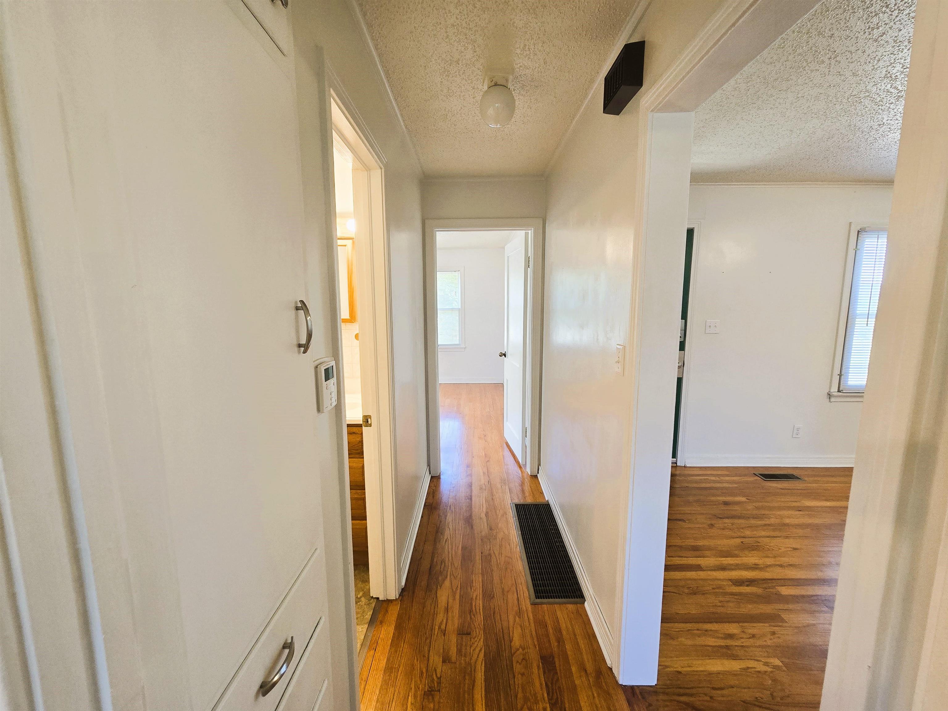 818 W Thompson Ave