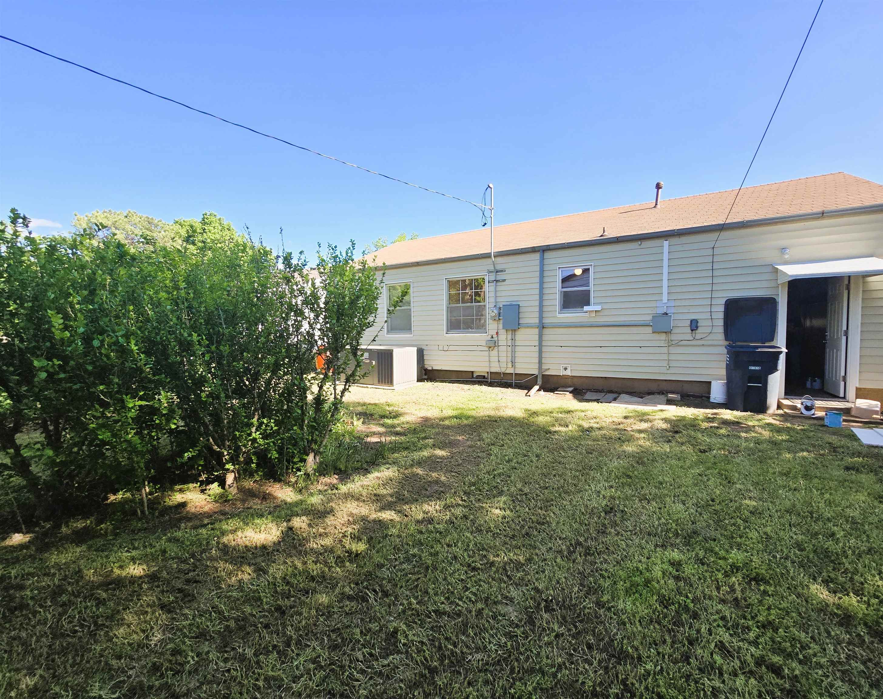 818 W Thompson Ave