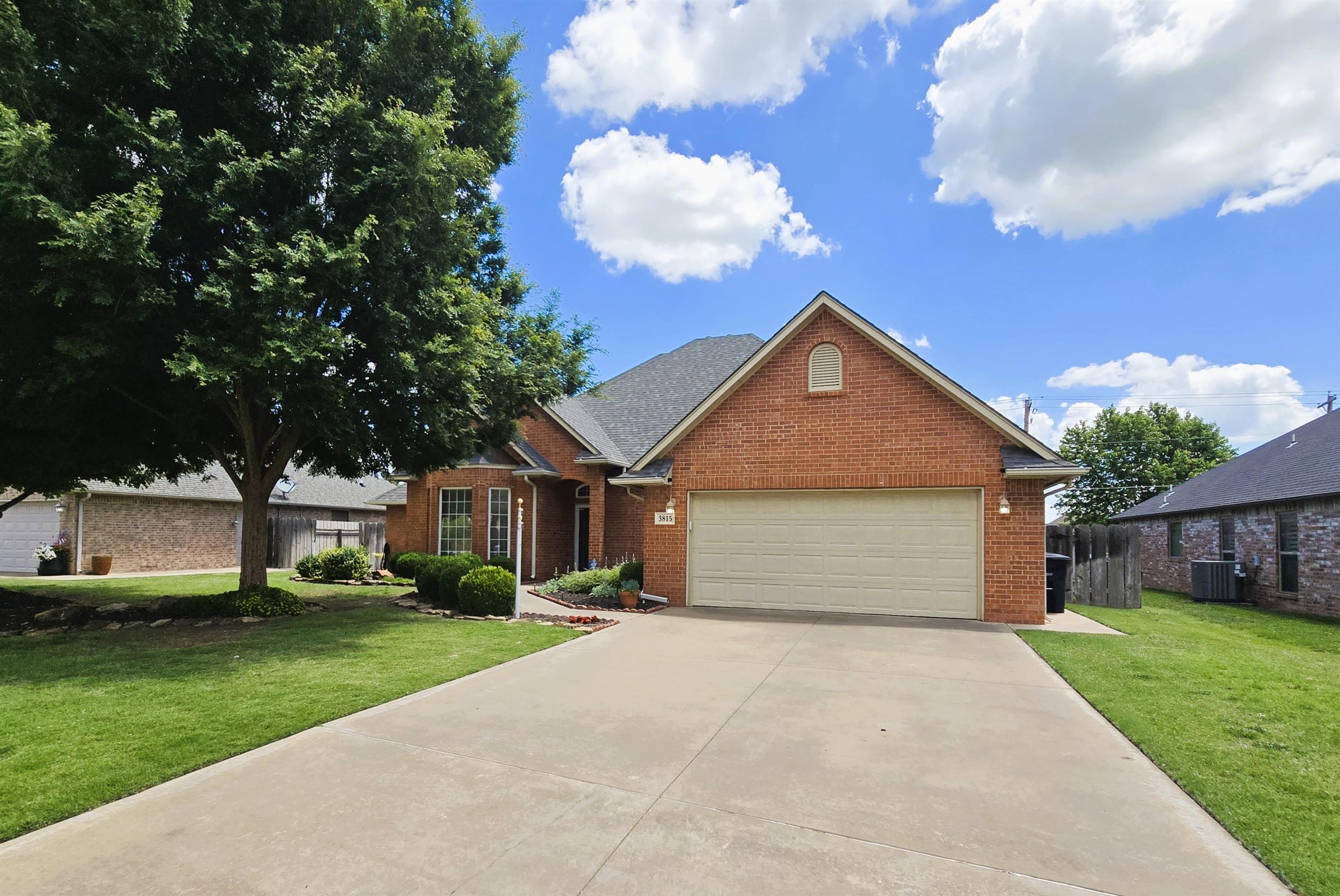 3815 Rockwood Rd