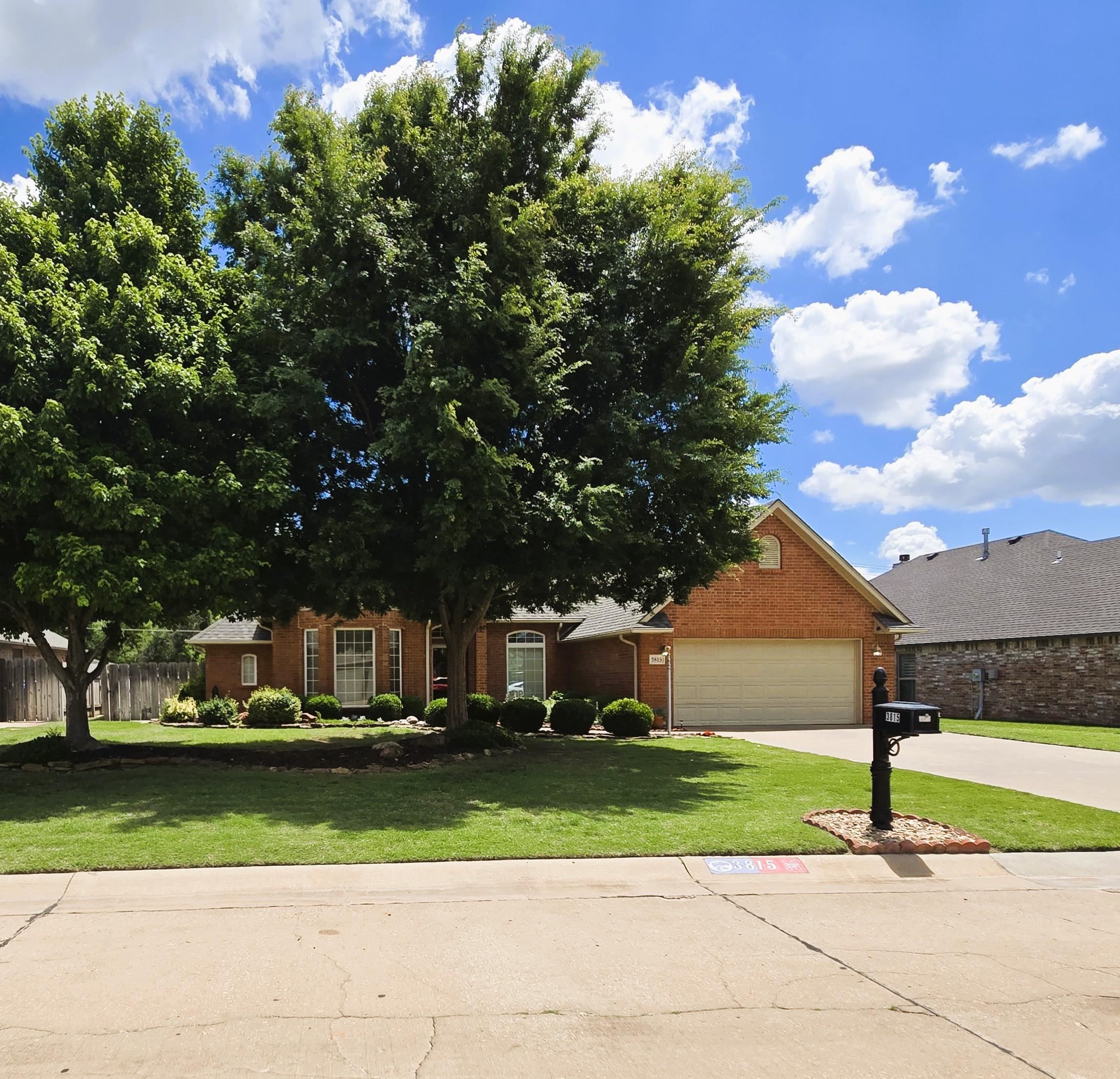 3815 Rockwood Rd