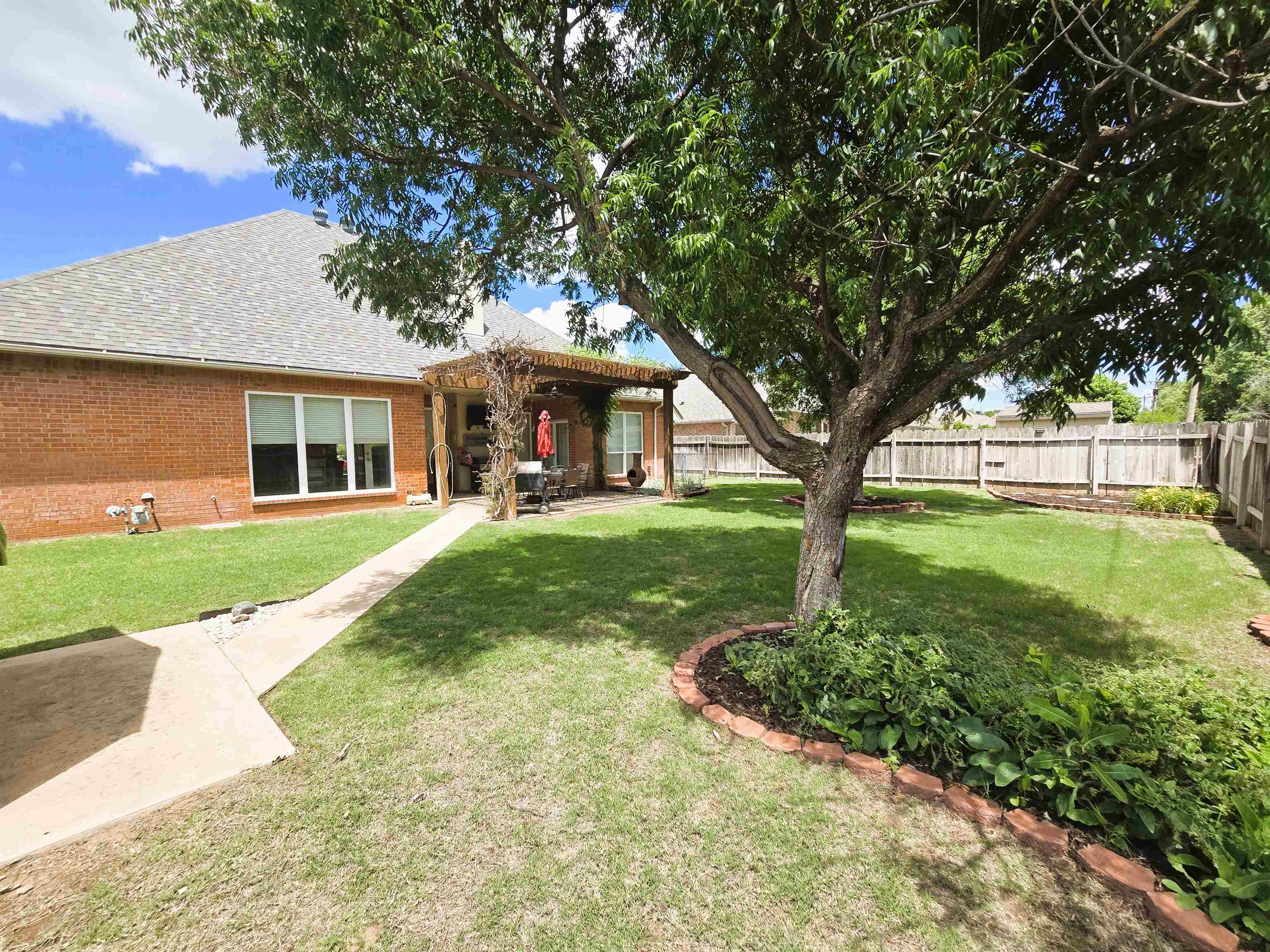 3815 Rockwood Rd