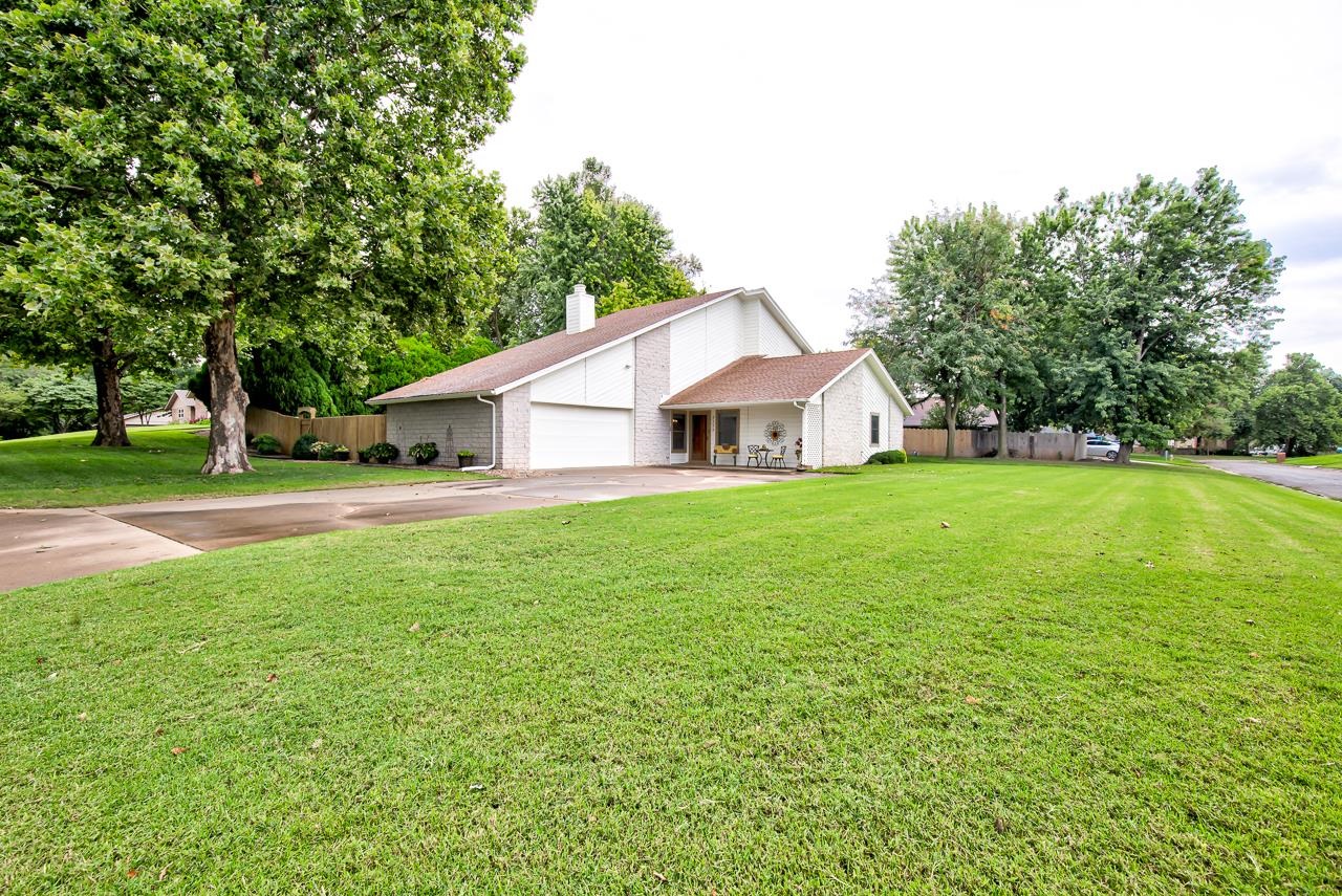 3225 Whippoorwill Ln
