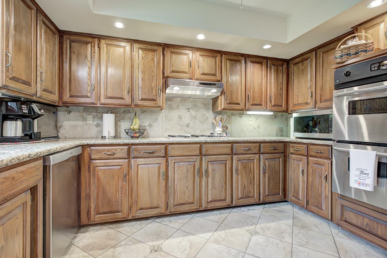 3225 Whippoorwill Ln