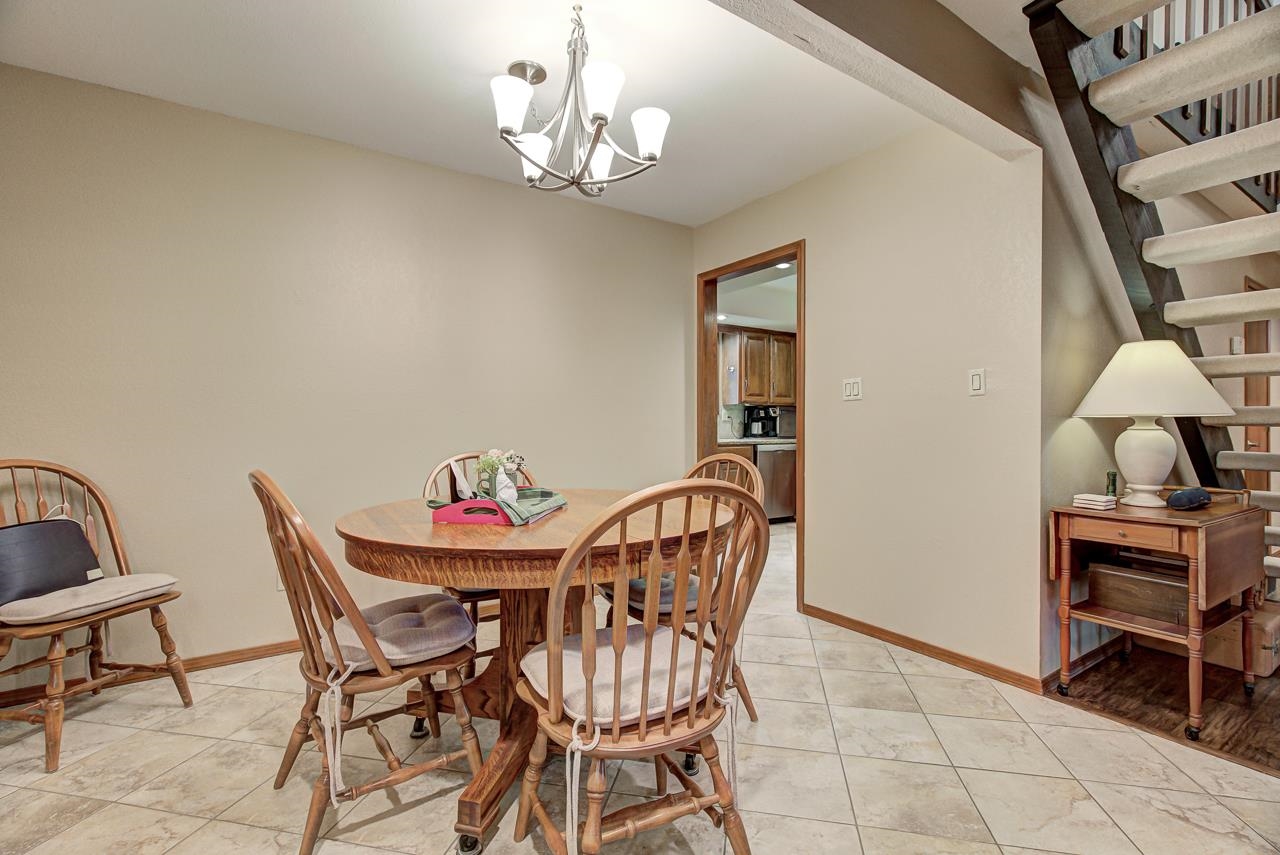 3225 Whippoorwill Ln