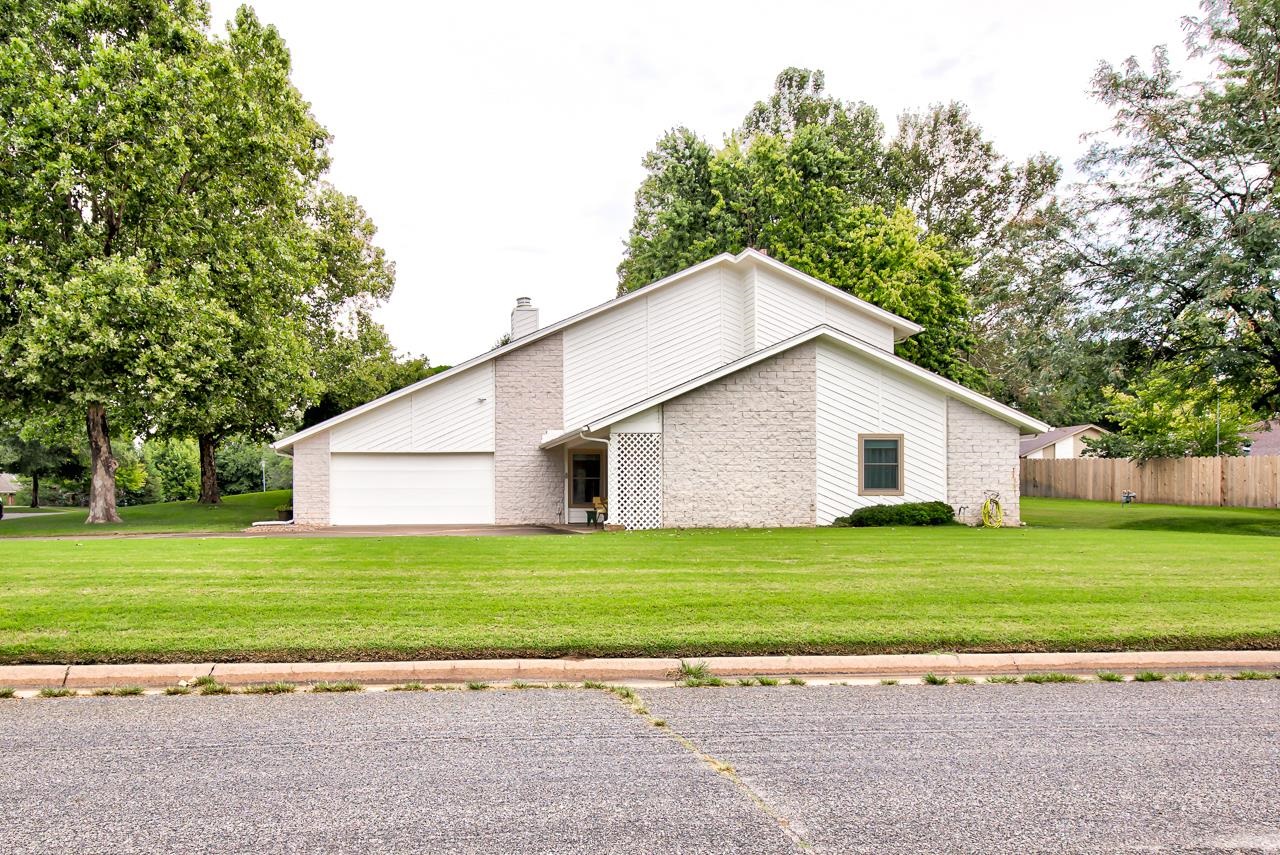 3225 Whippoorwill Ln