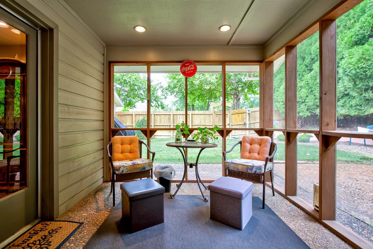 3225 Whippoorwill Ln