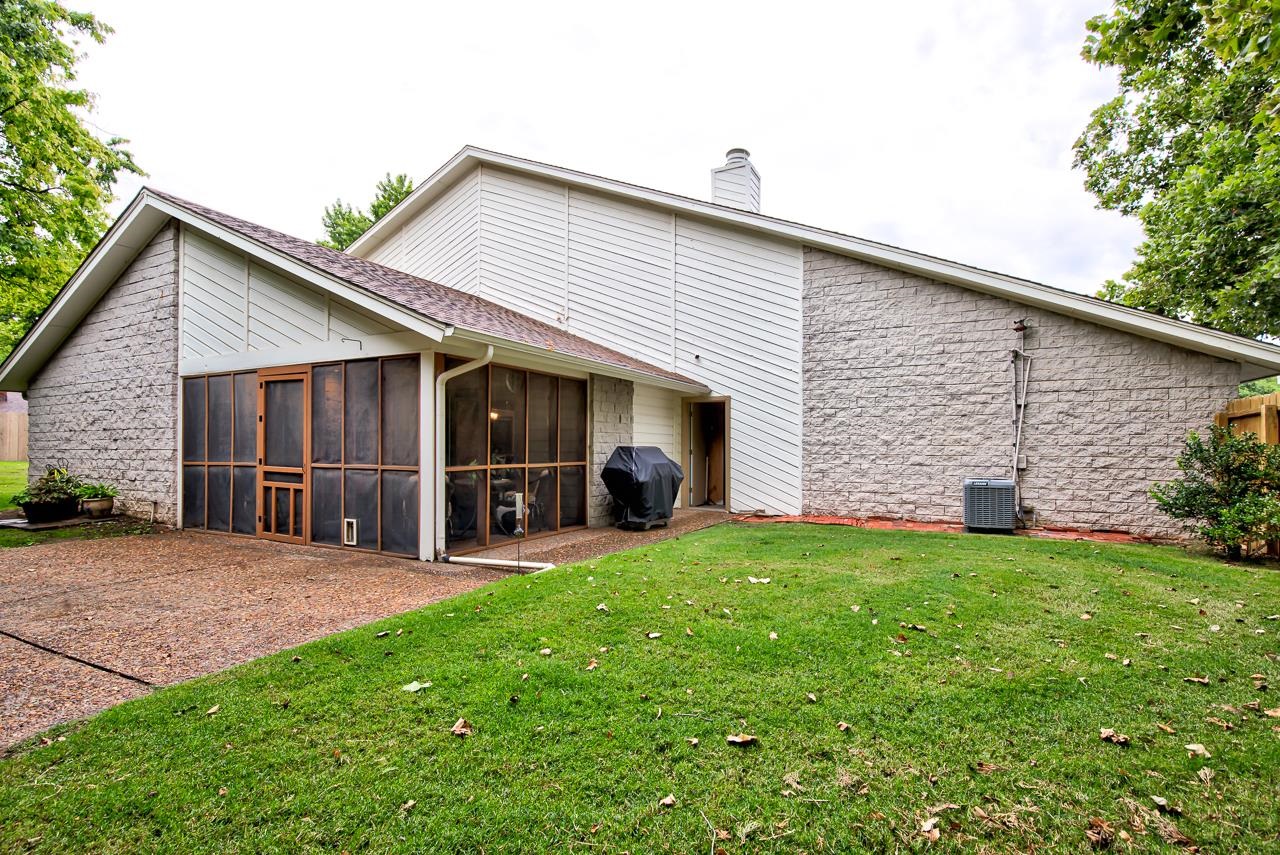 3225 Whippoorwill Ln