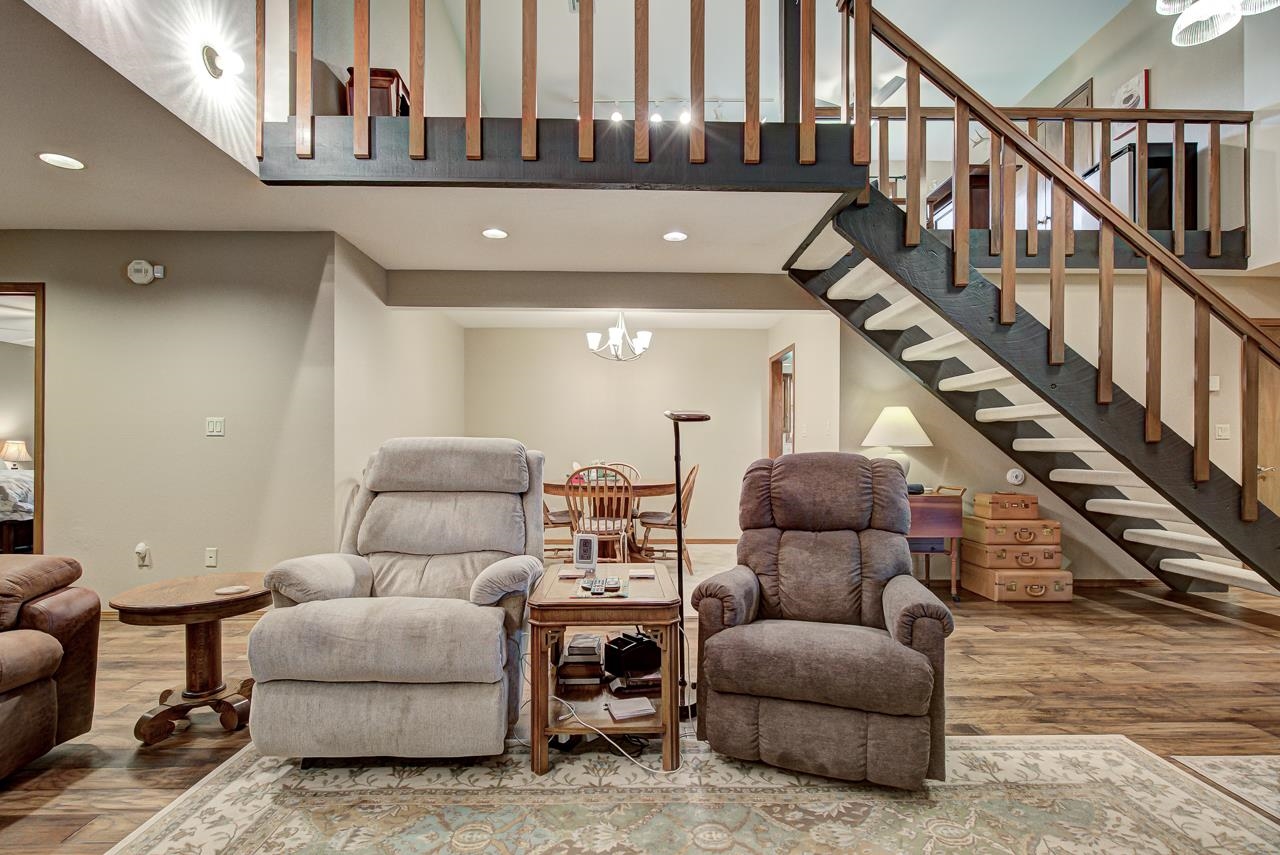 3225 Whippoorwill Ln
