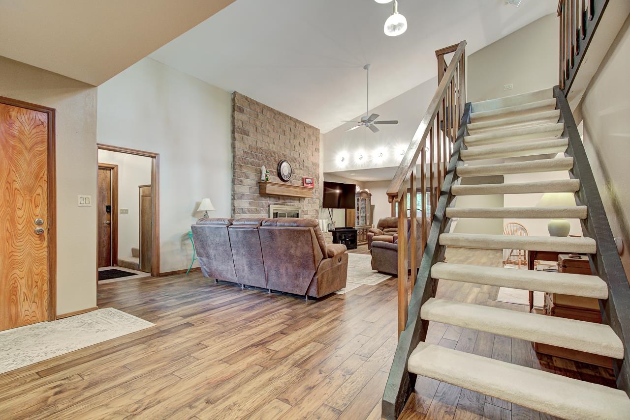 3225 Whippoorwill Ln