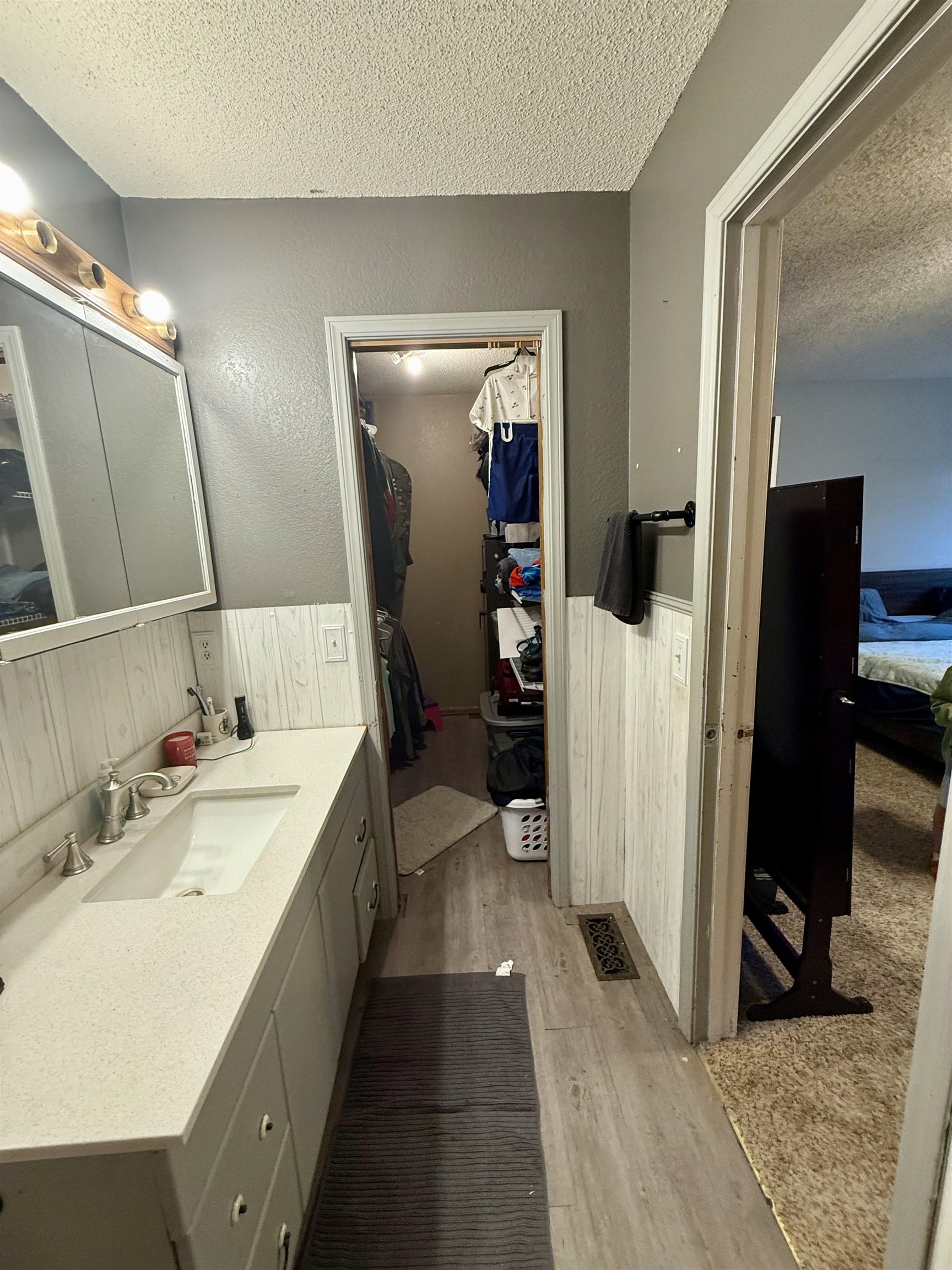 305 S 4th St 305 S 4th St