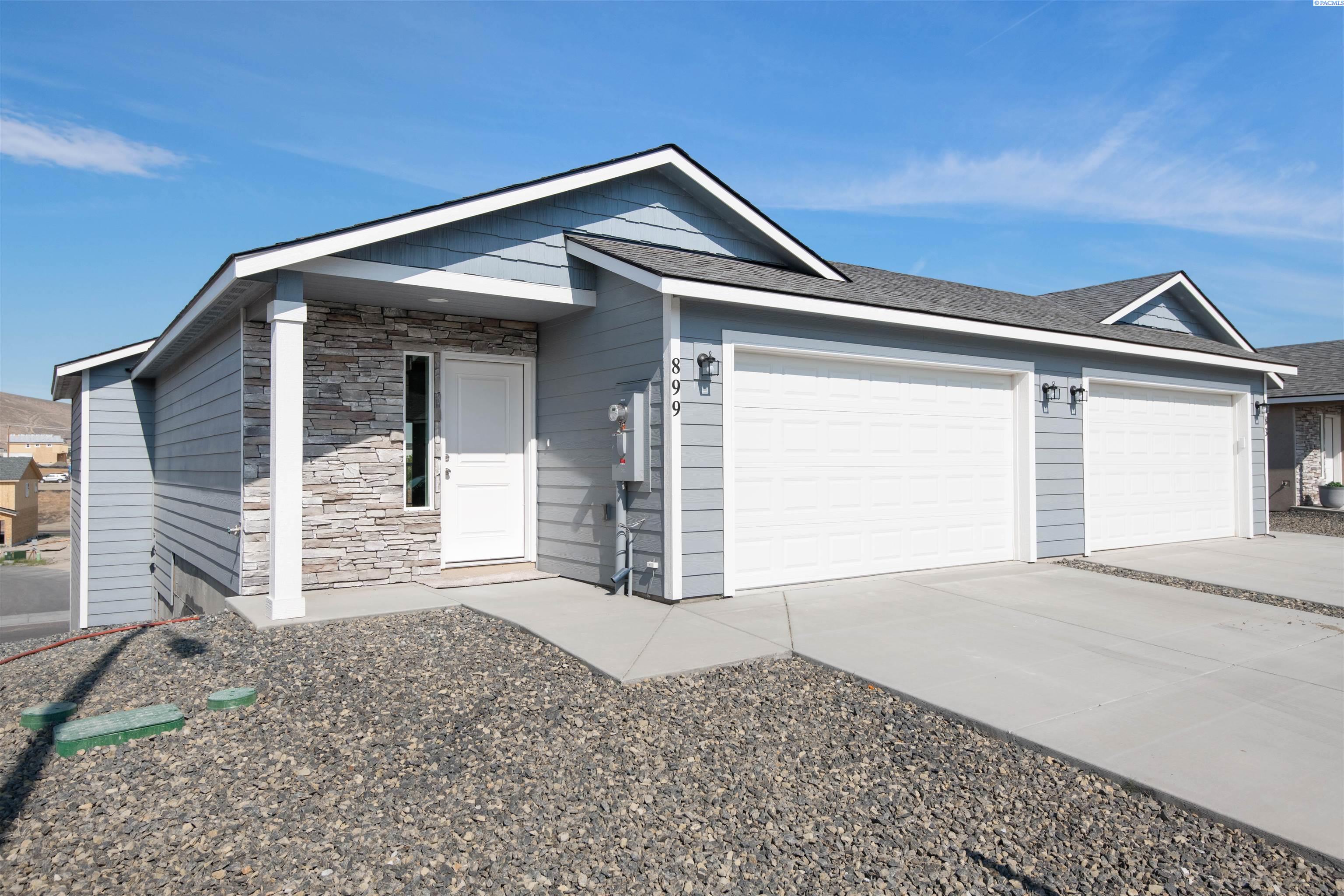 899 Duke Lane, West Richland, WA 99353