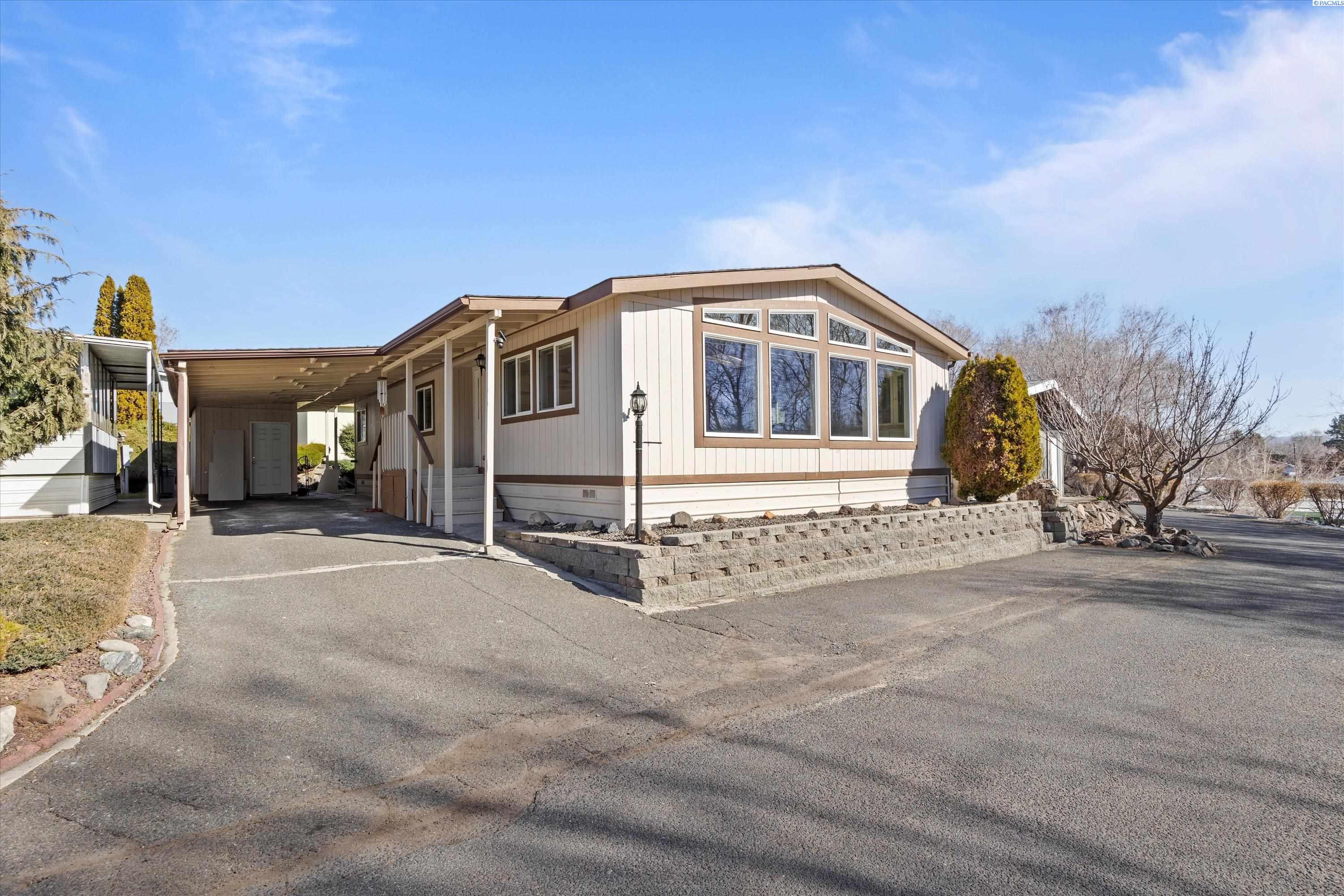 1130 N Wenas Rd Spc 17 for sale for 175,000 in Selah, WA