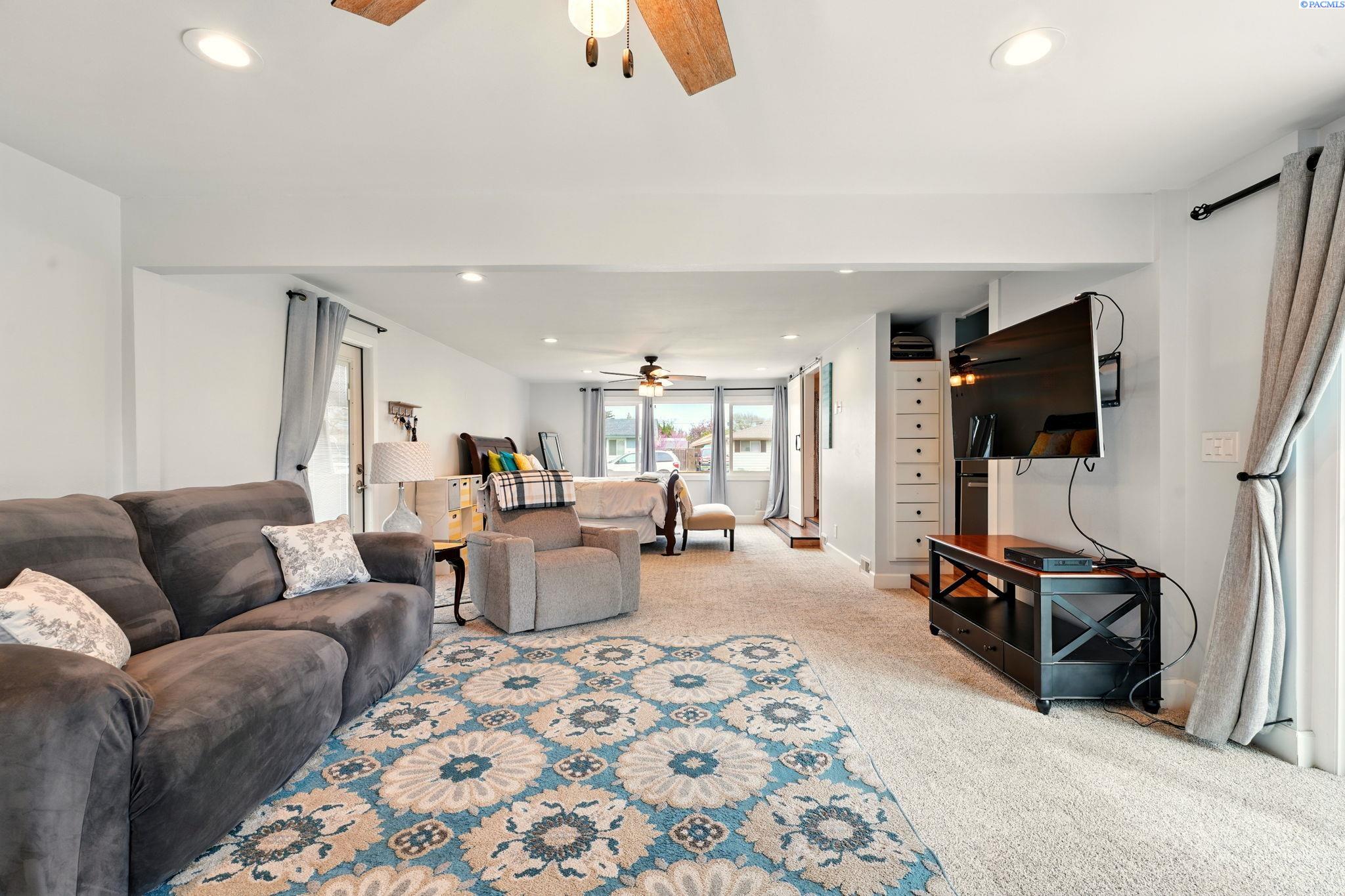214 S Olson