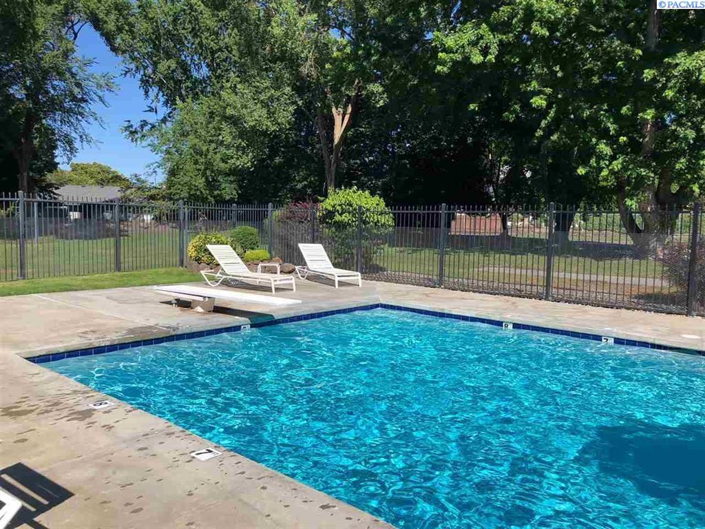 353 Driftwood Ct