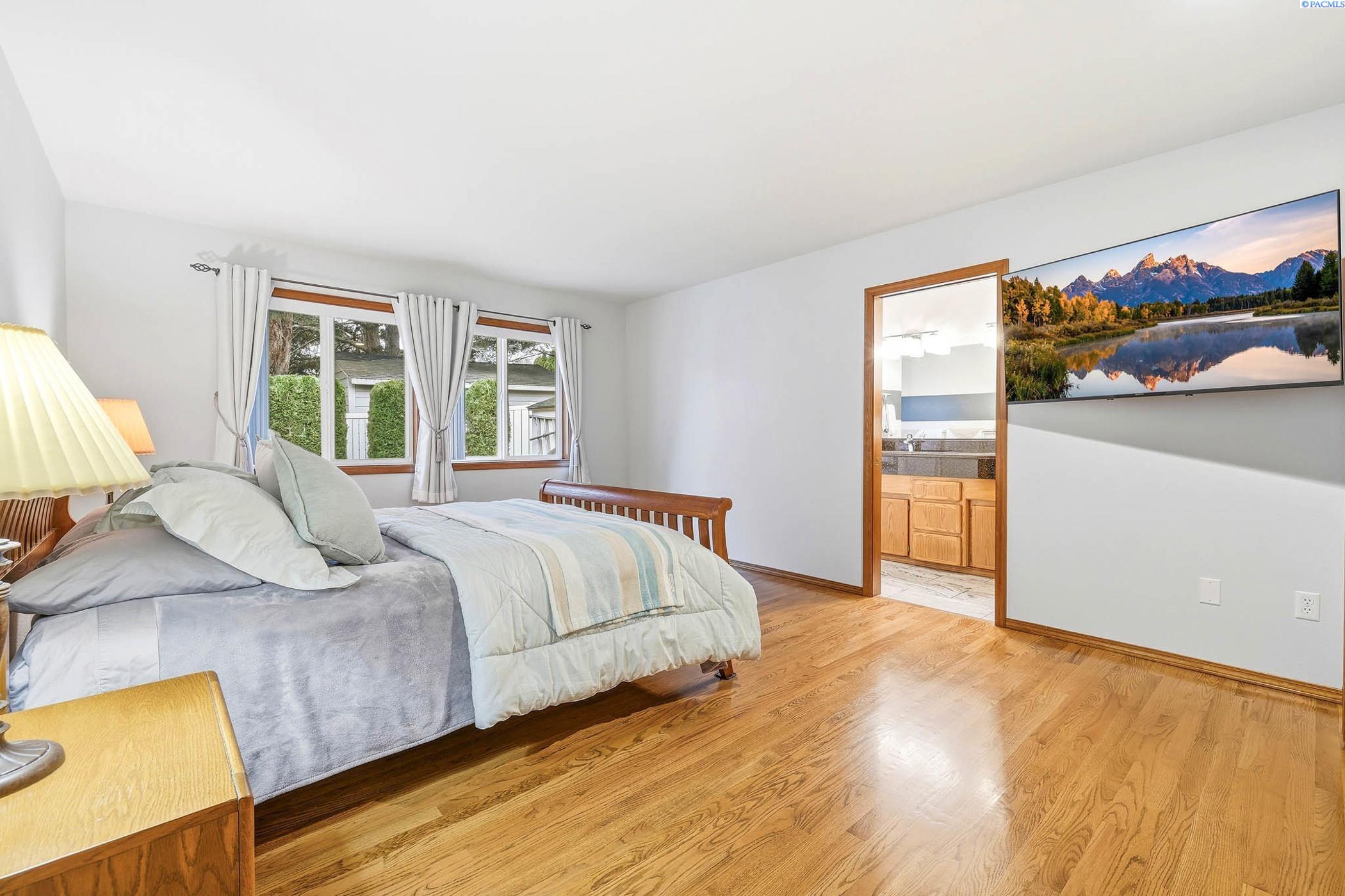 Homes for sale in Kennewick, WA | 320 W Canyon Lakes Dr, Kennewick, WA 99337 | MLS# 289986