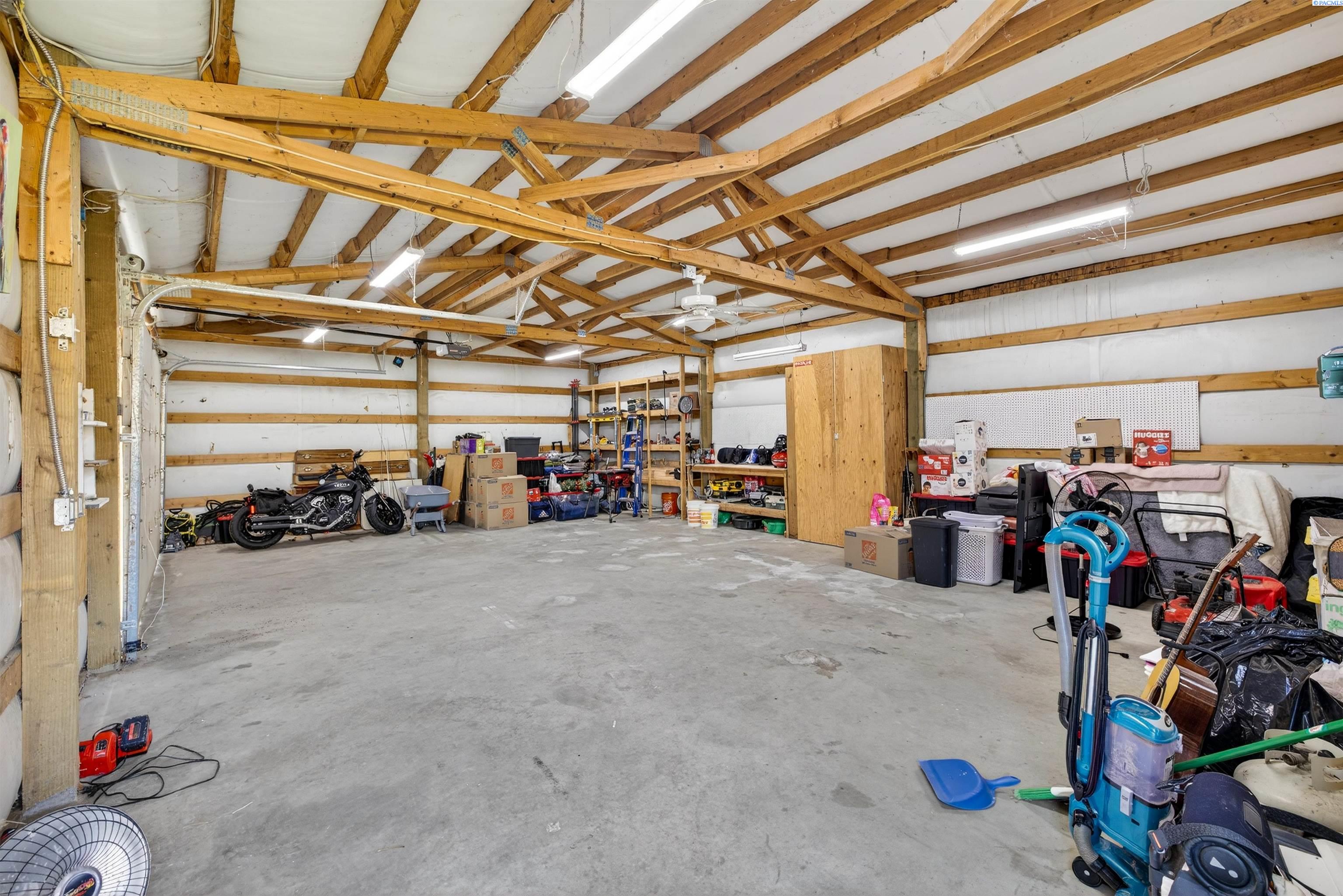 Homes for sale in Burbank, WA | 487 Hanson Lp, Burbank, WA 99323 | MLS# 290058