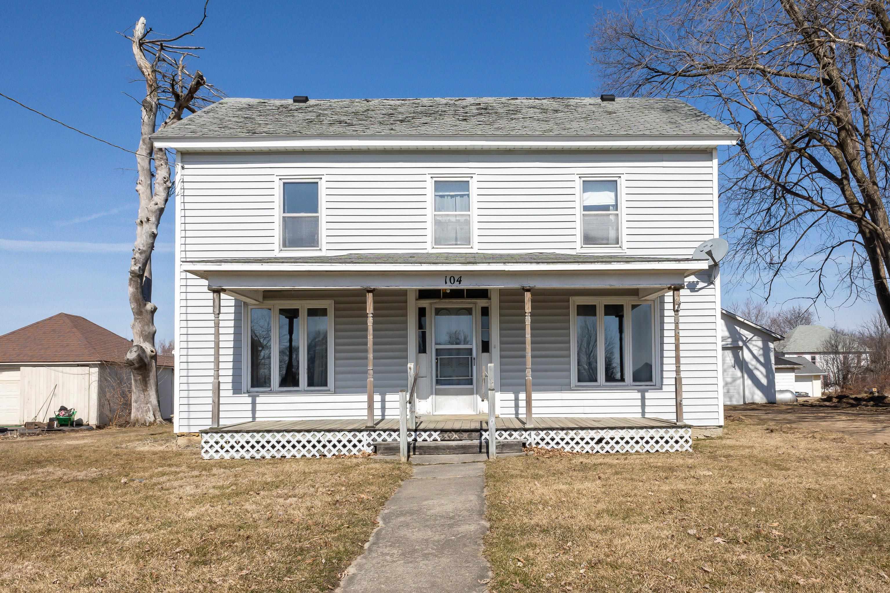 607 E Walnut St 07