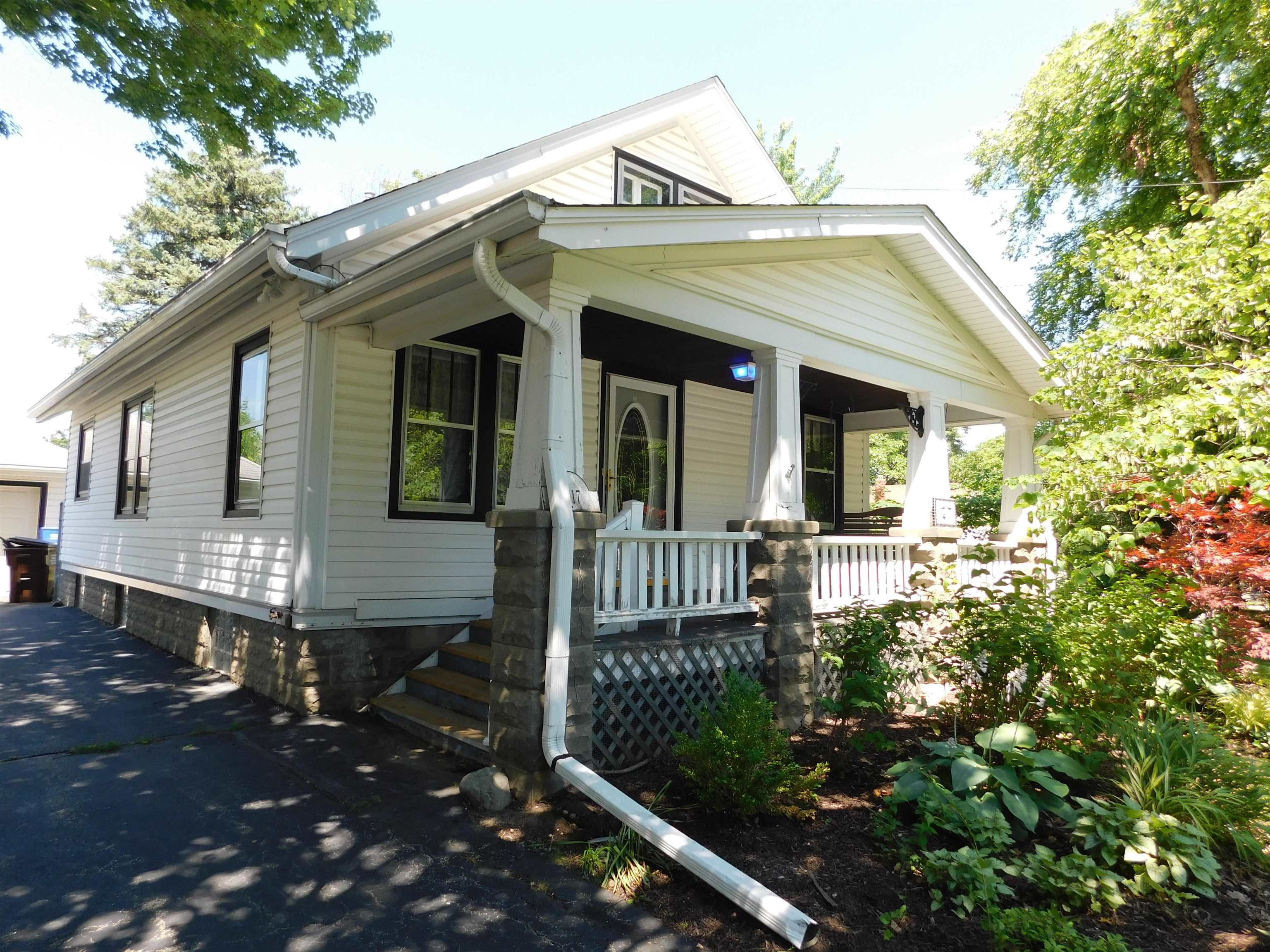 1217 Rose Avenue, Rockford, IL Ruhl&Ruhl