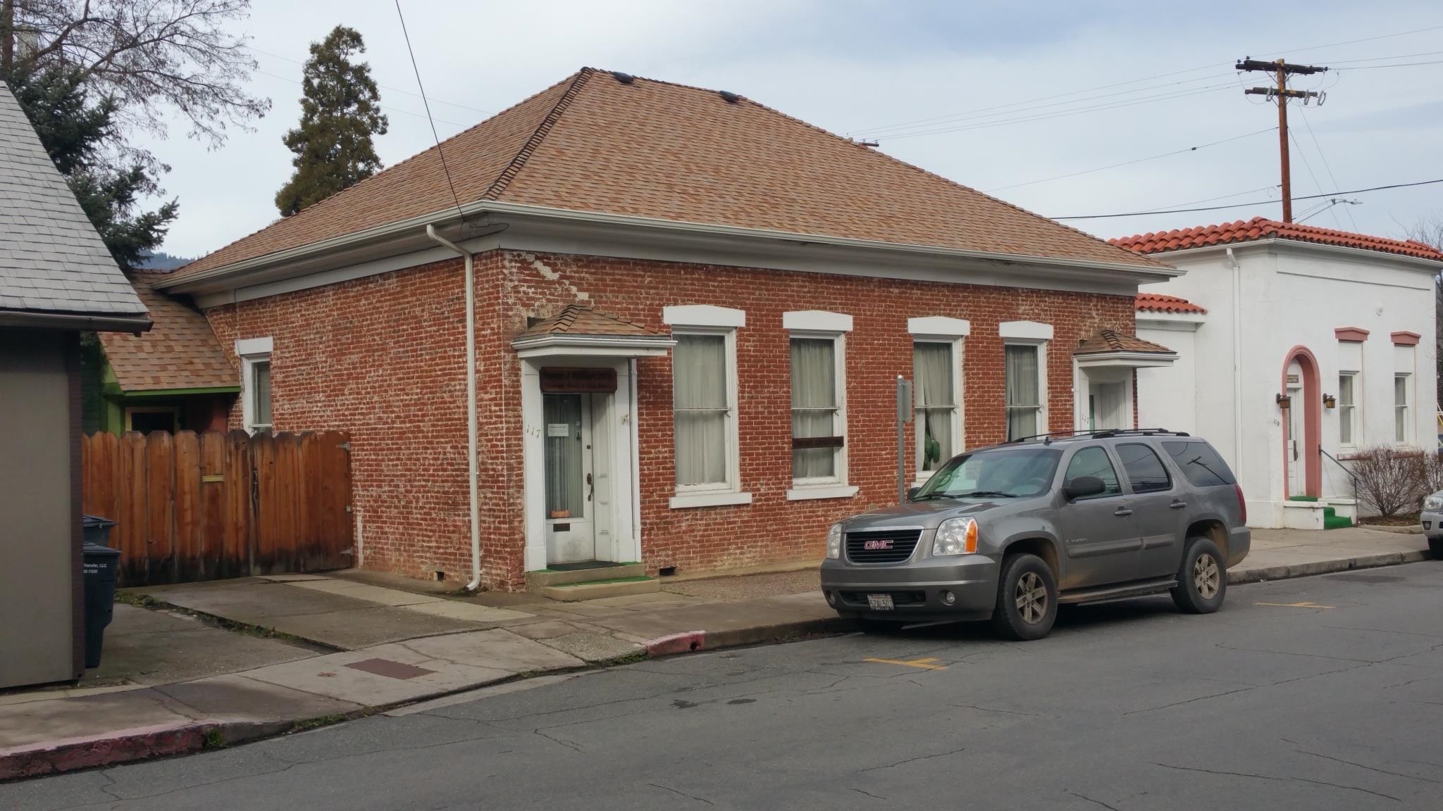 117 N Oregon