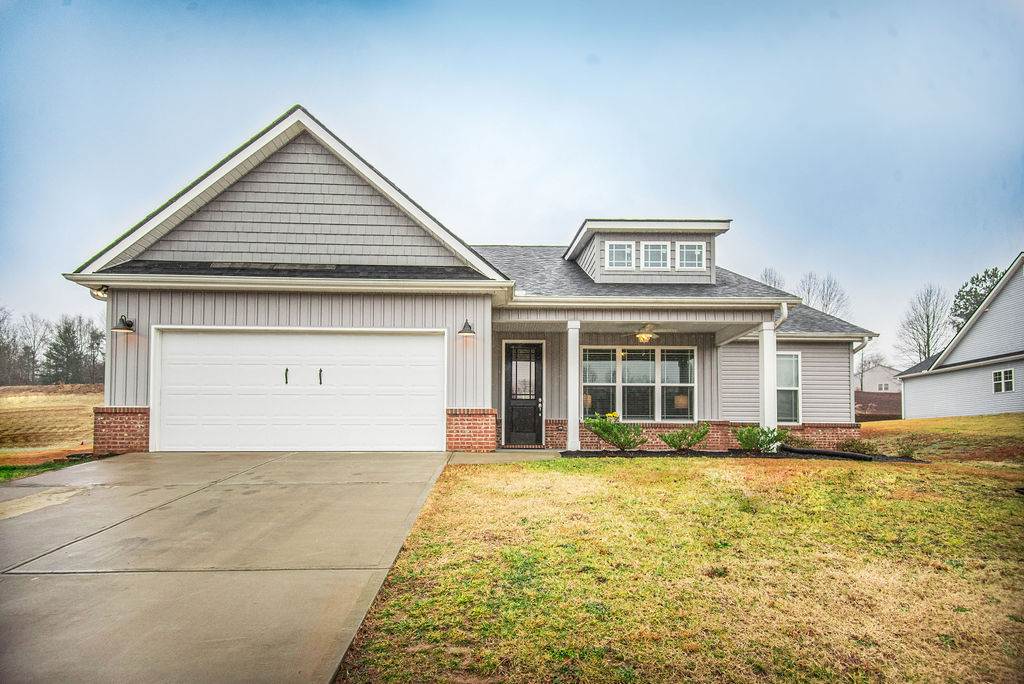 472 Silver Thorne Drive, Wellford, SC 29385