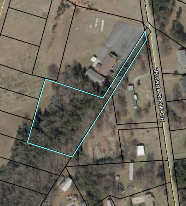 Almost 2 acre wooded lot in Inman.