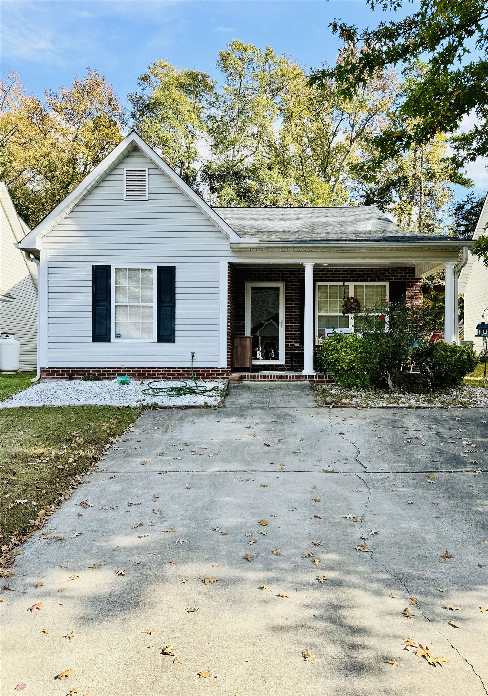 Come take a tour of this lovely 3 bed, 2 bath ranch on the West side of Spartanburg! Complete with cosmetic and mechanical updates! Schedule your showing before it's too late!