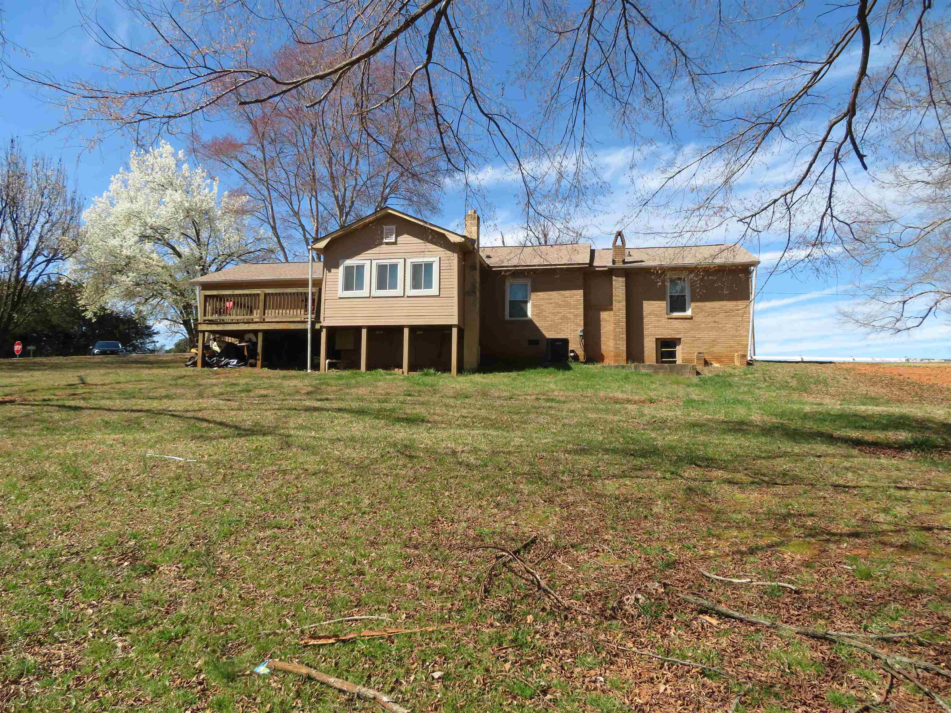 2587 Carolina Country Club Spartanburg, SC 29306 Affinity Group Realty