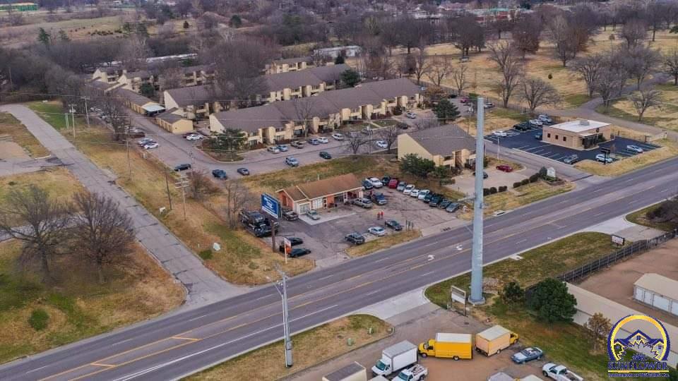 230 SW Gage Blvd, Topeka, KS 66606 Hawks Real Estate Professionals