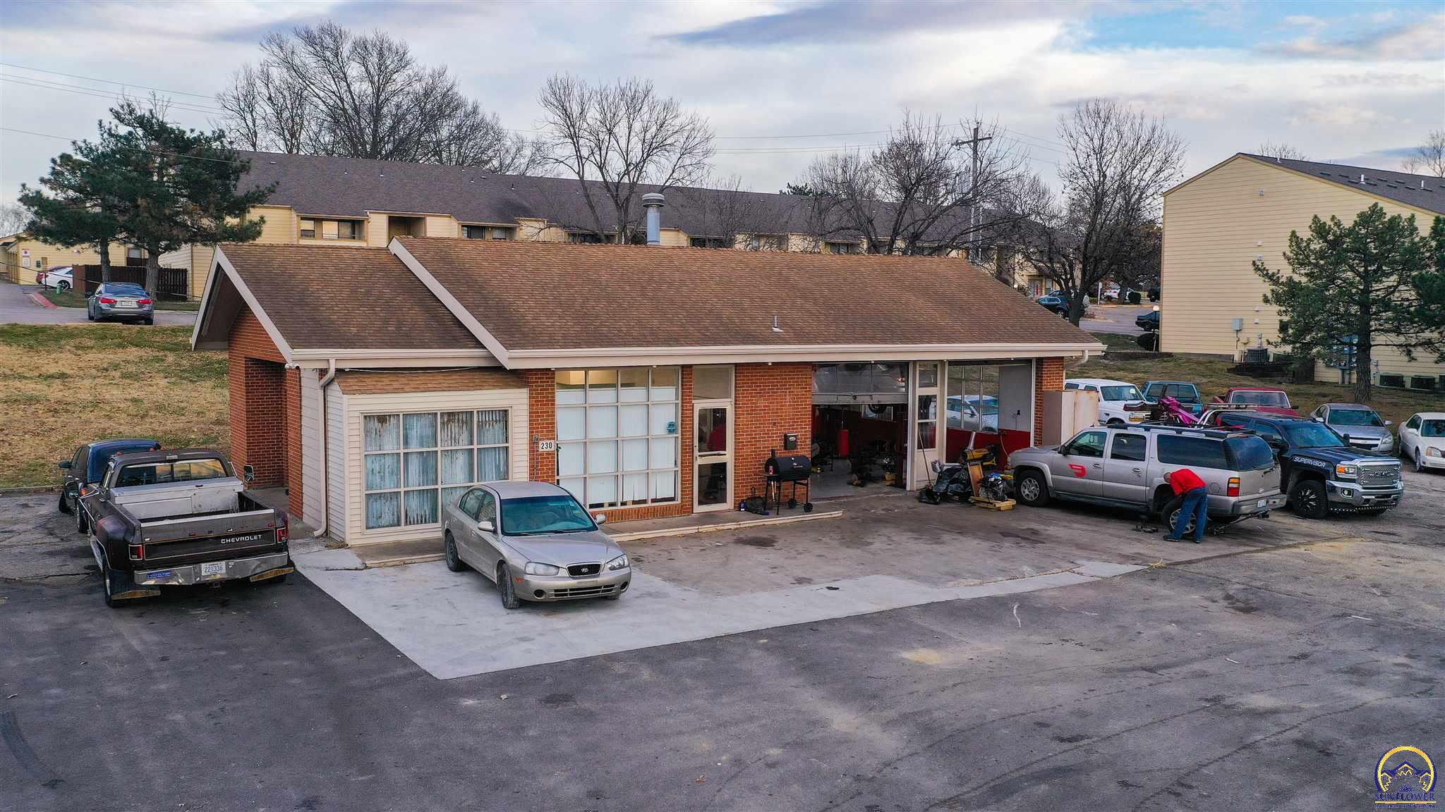 230 SW Gage Blvd, Topeka, KS 66606 Hawks Real Estate Professionals