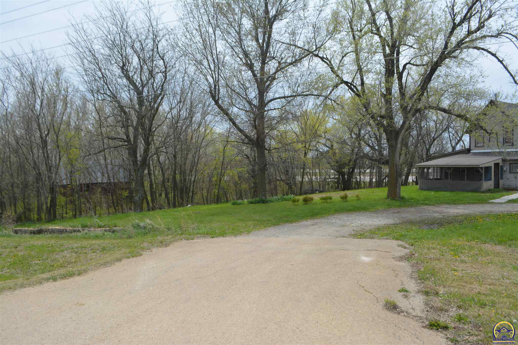 13299 162nd RD, Mayetta, KS 66509 Kellerman Real Estate