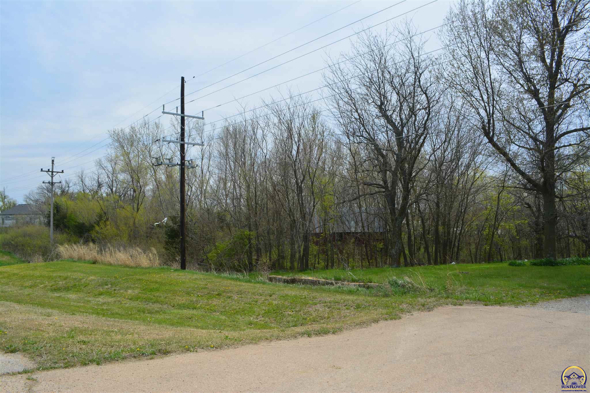 13299 162nd RD, Mayetta, KS 66509 Kellerman Real Estate