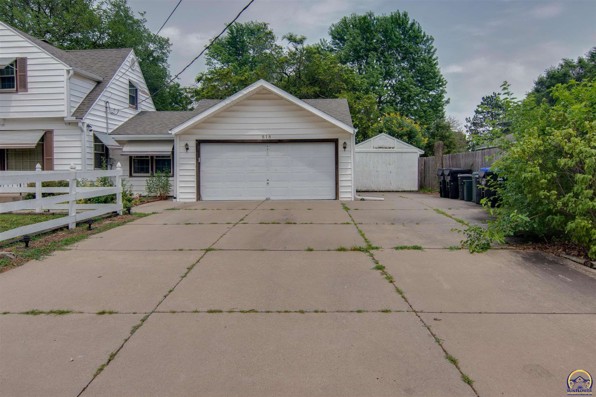 818 SW GRAND CT, TOPEKA, KS 66606