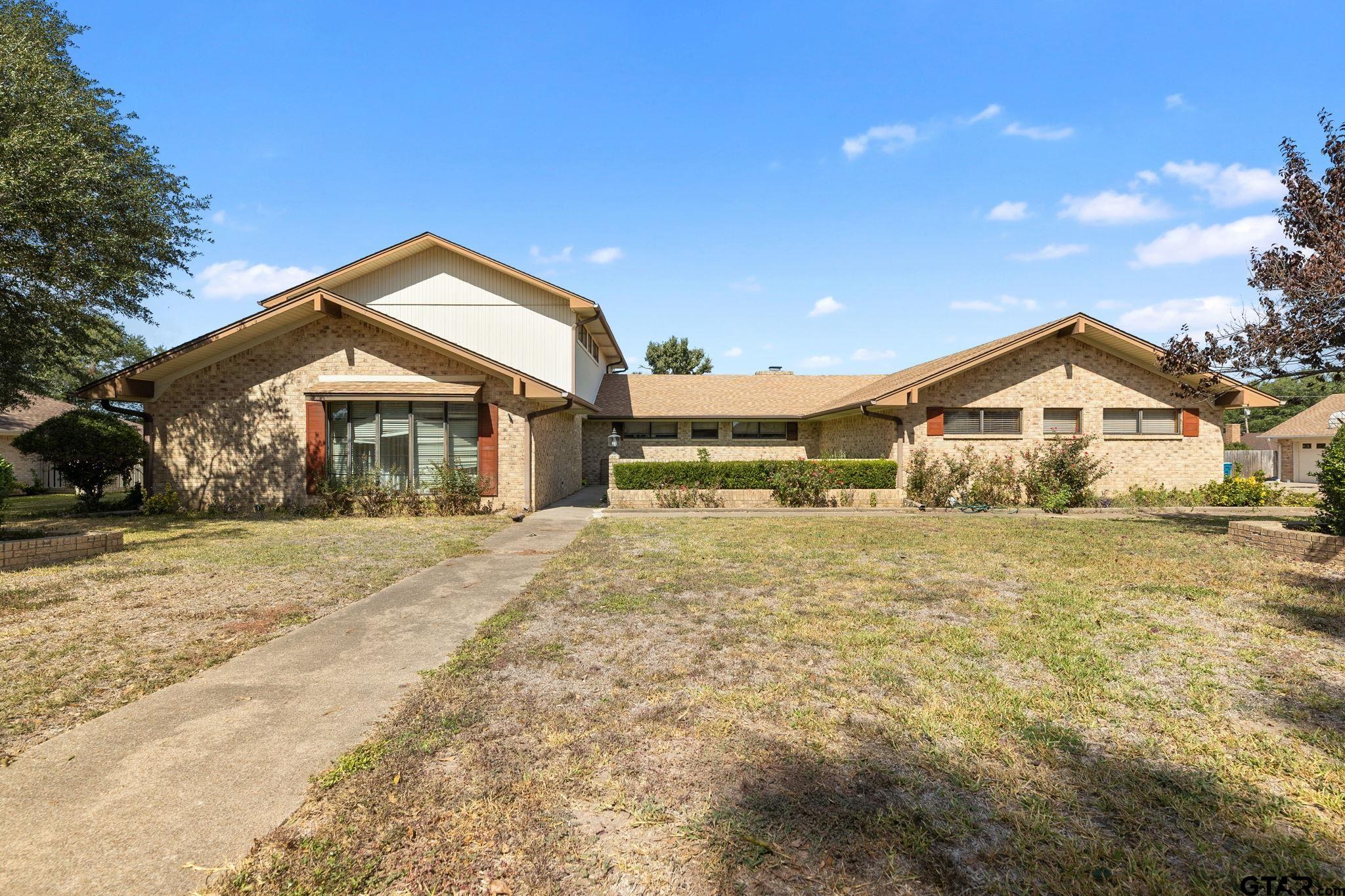 Photo for MLS Id 10157630 located at 1404 Briarwood Trail