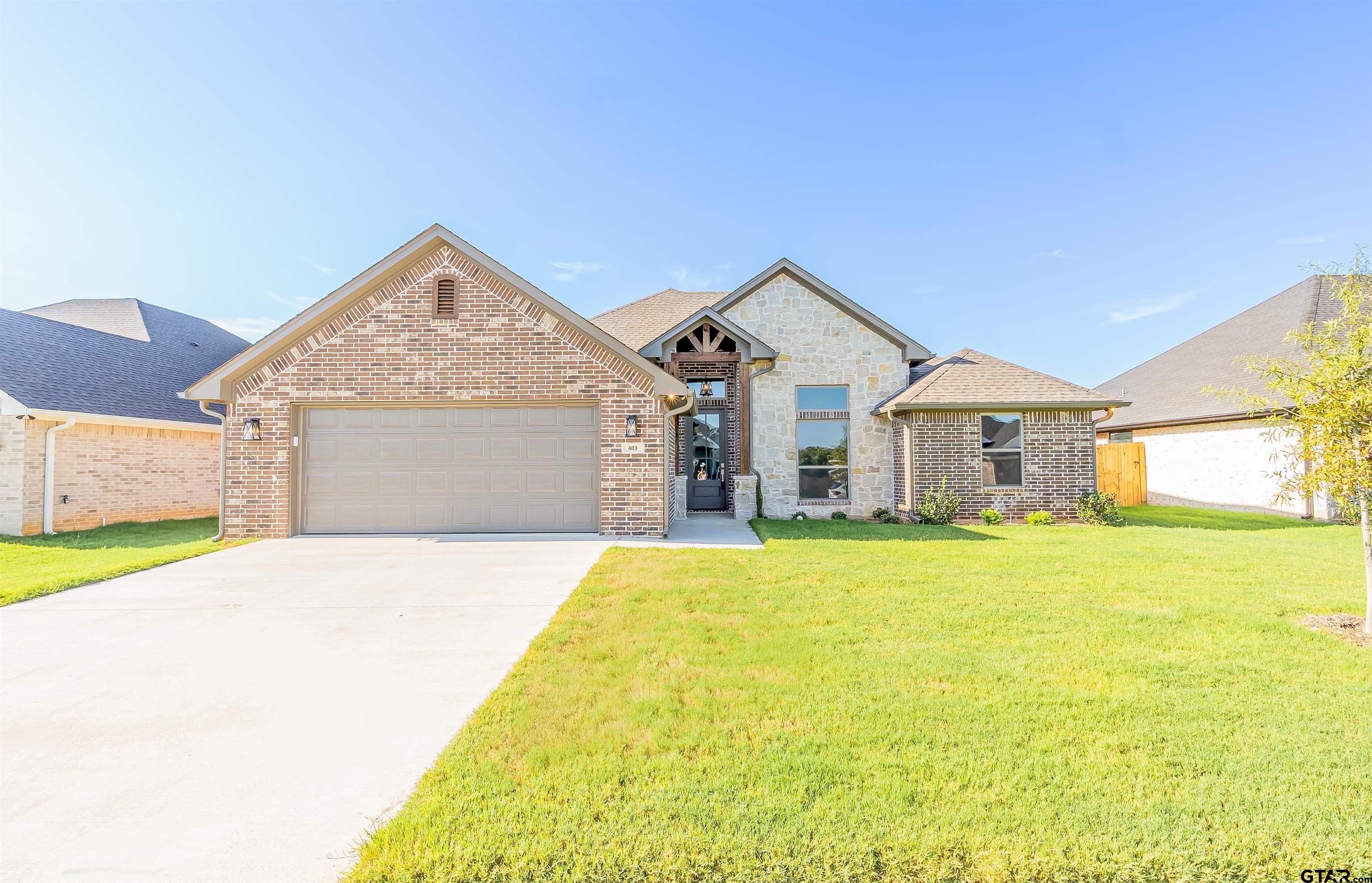 403 Meadow Court, Chandler, Texas image 1